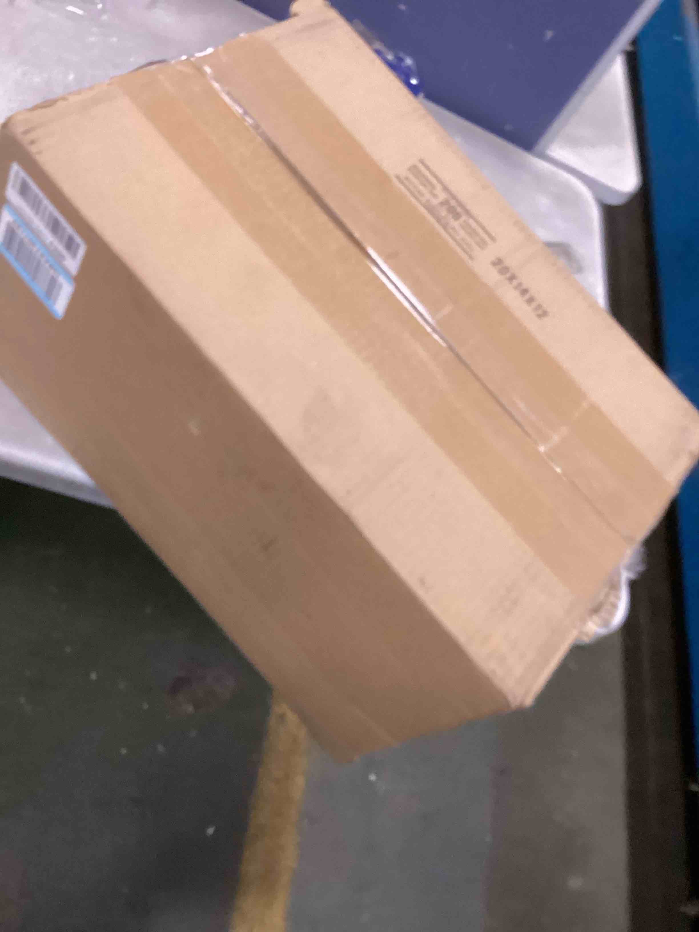 https://s3.amazonaws.com/lotting-images-prod/bidfta/BLU5841858_1709991507651.jpeg
