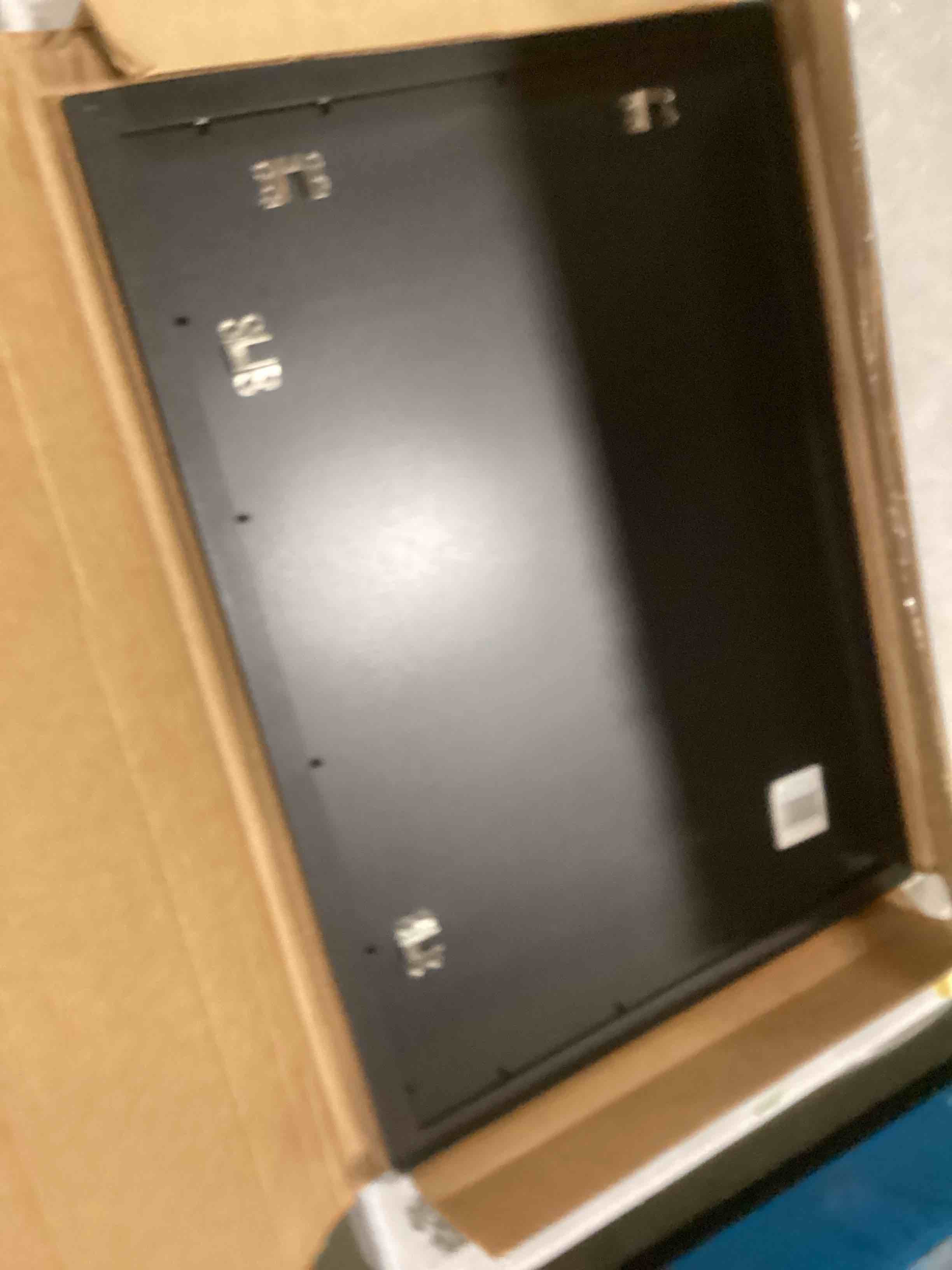 https://s3.amazonaws.com/lotting-images-prod/bidfta/BLU5841862_1709991842345.jpeg