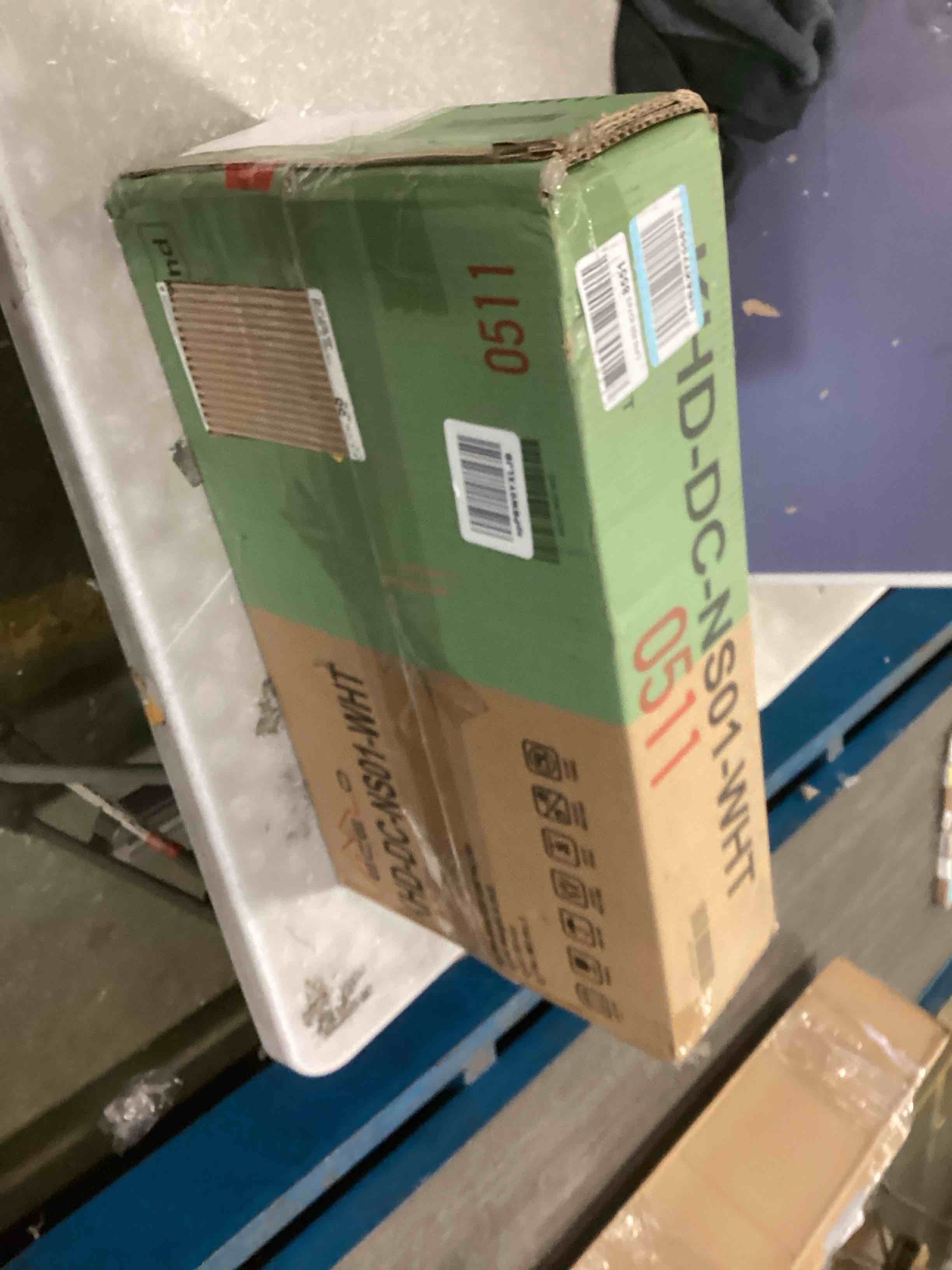 https://s3.amazonaws.com/lotting-images-prod/bidfta/BLU5841929_1709998115861.jpeg