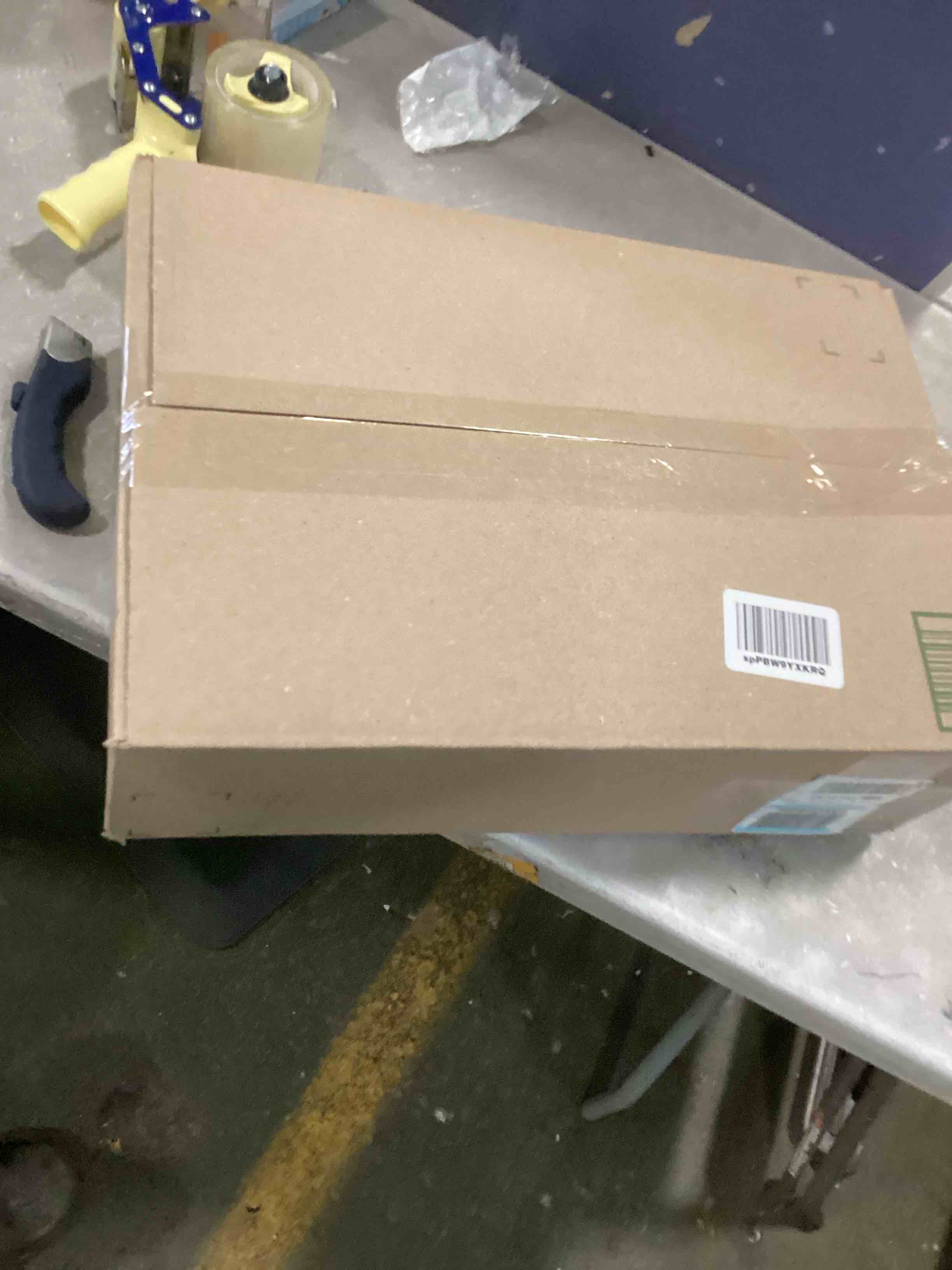 https://s3.amazonaws.com/lotting-images-prod/bidfta/BLU5841980_1710004359611.jpeg