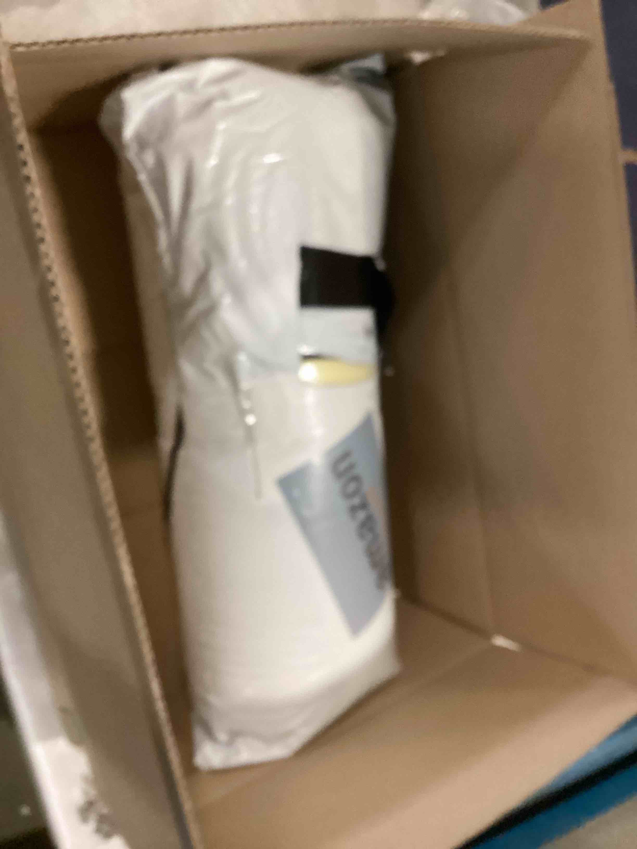 https://s3.amazonaws.com/lotting-images-prod/bidfta/BLU5841980_1710004375055.jpeg