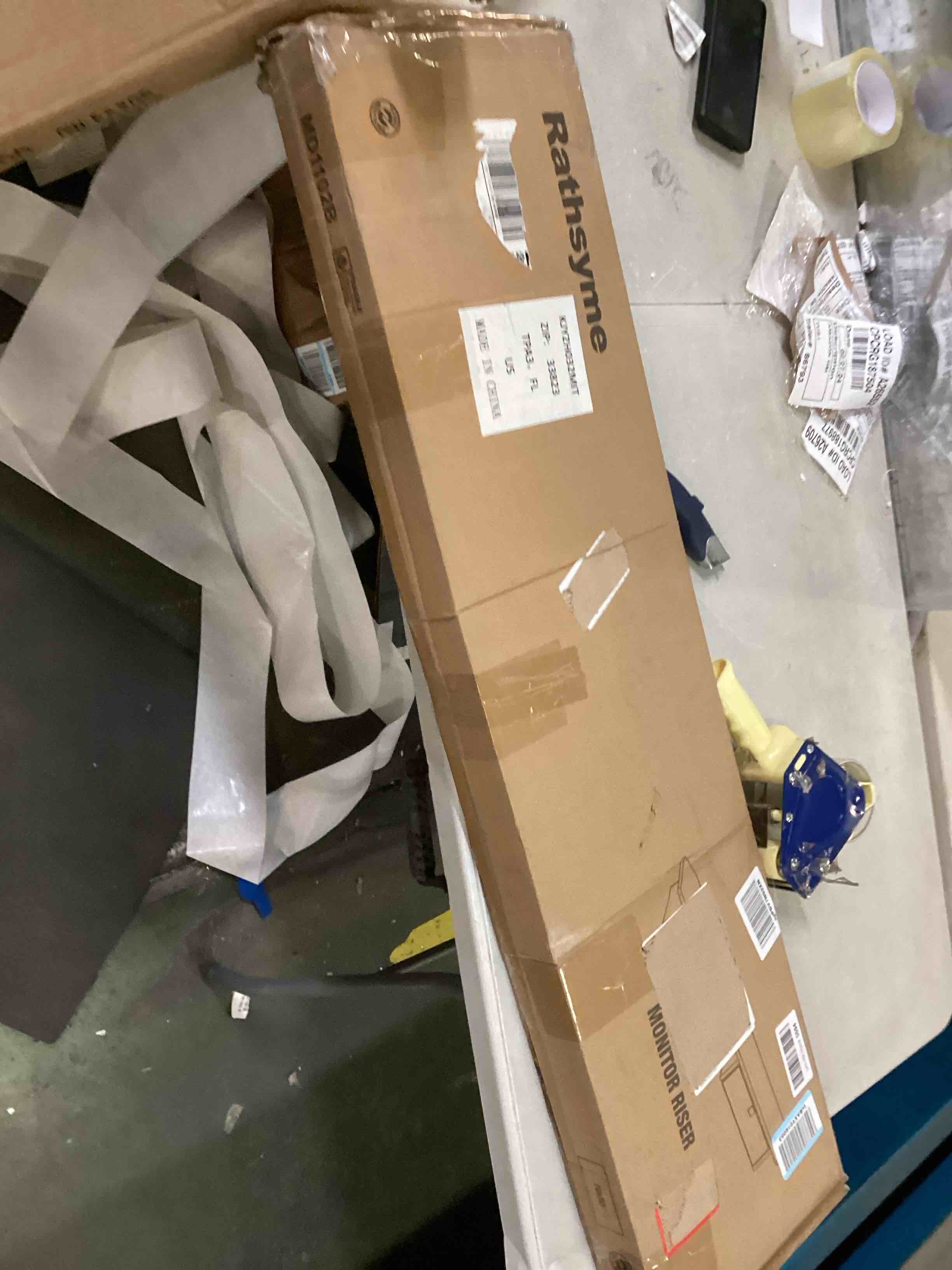 https://s3.amazonaws.com/lotting-images-prod/bidfta/BLU5842246_1710181807449.jpeg