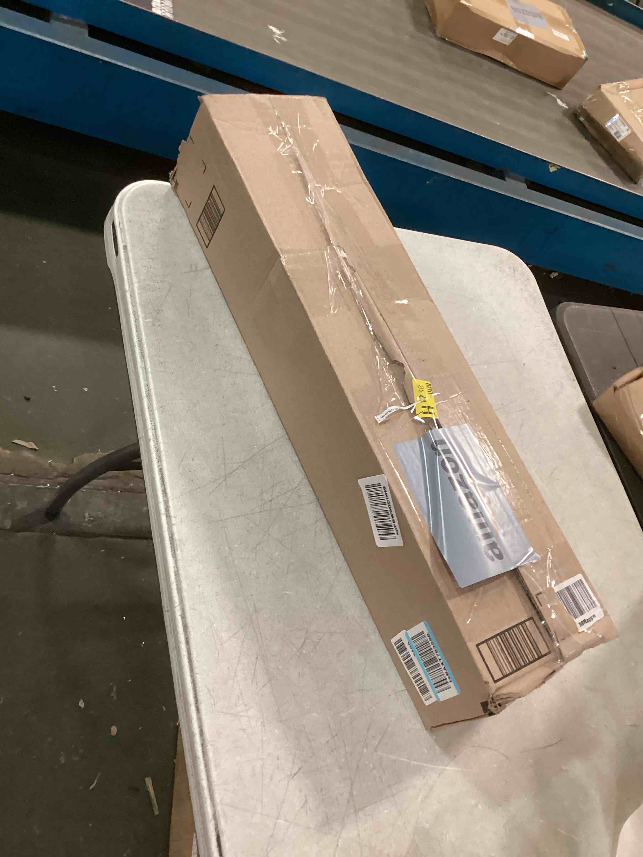 https://s3.amazonaws.com/lotting-images-prod/bidfta/BLU5842375_1710248406430.jpeg