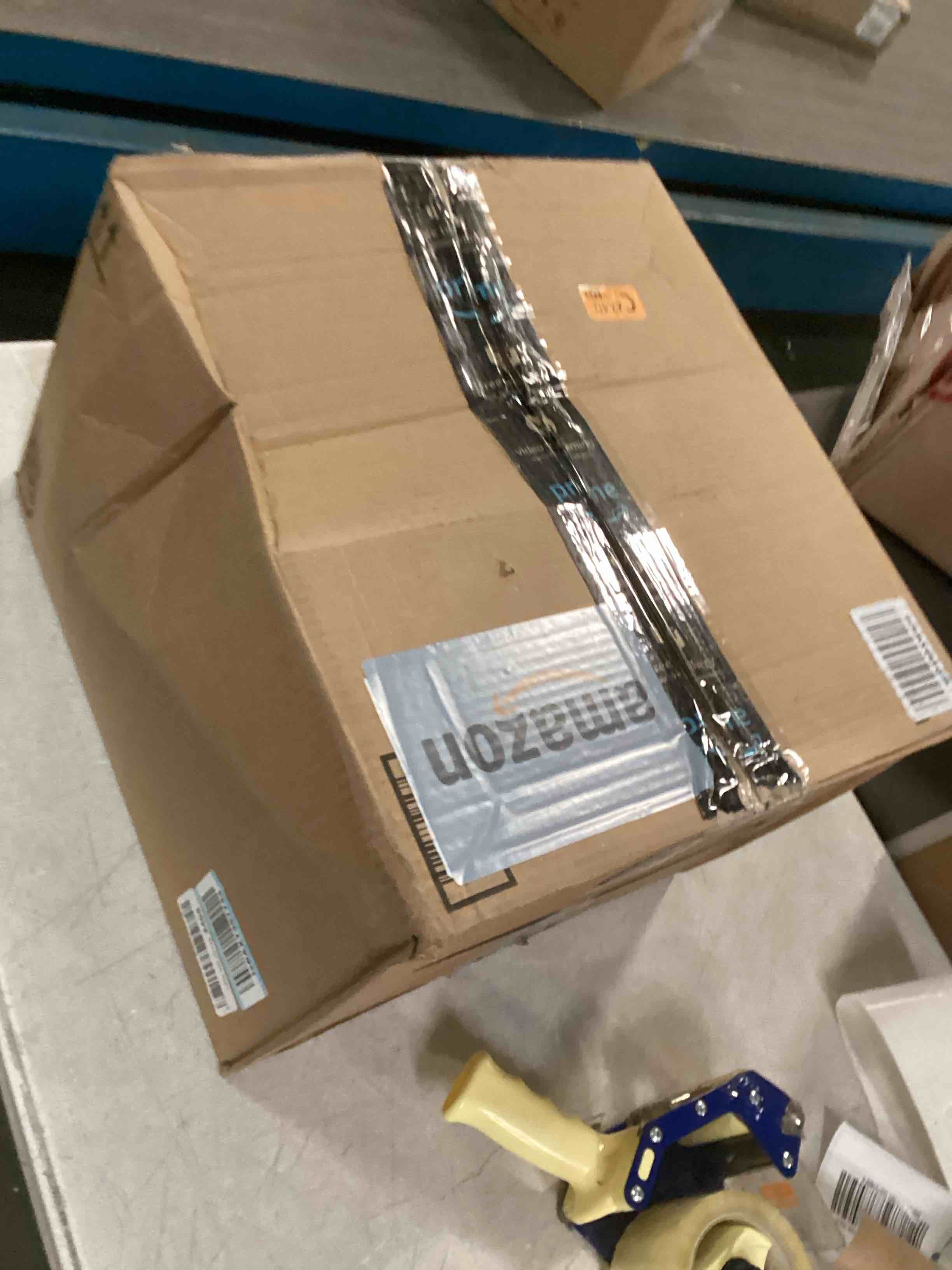 https://s3.amazonaws.com/lotting-images-prod/bidfta/BLU5842408_1710251030566.jpeg