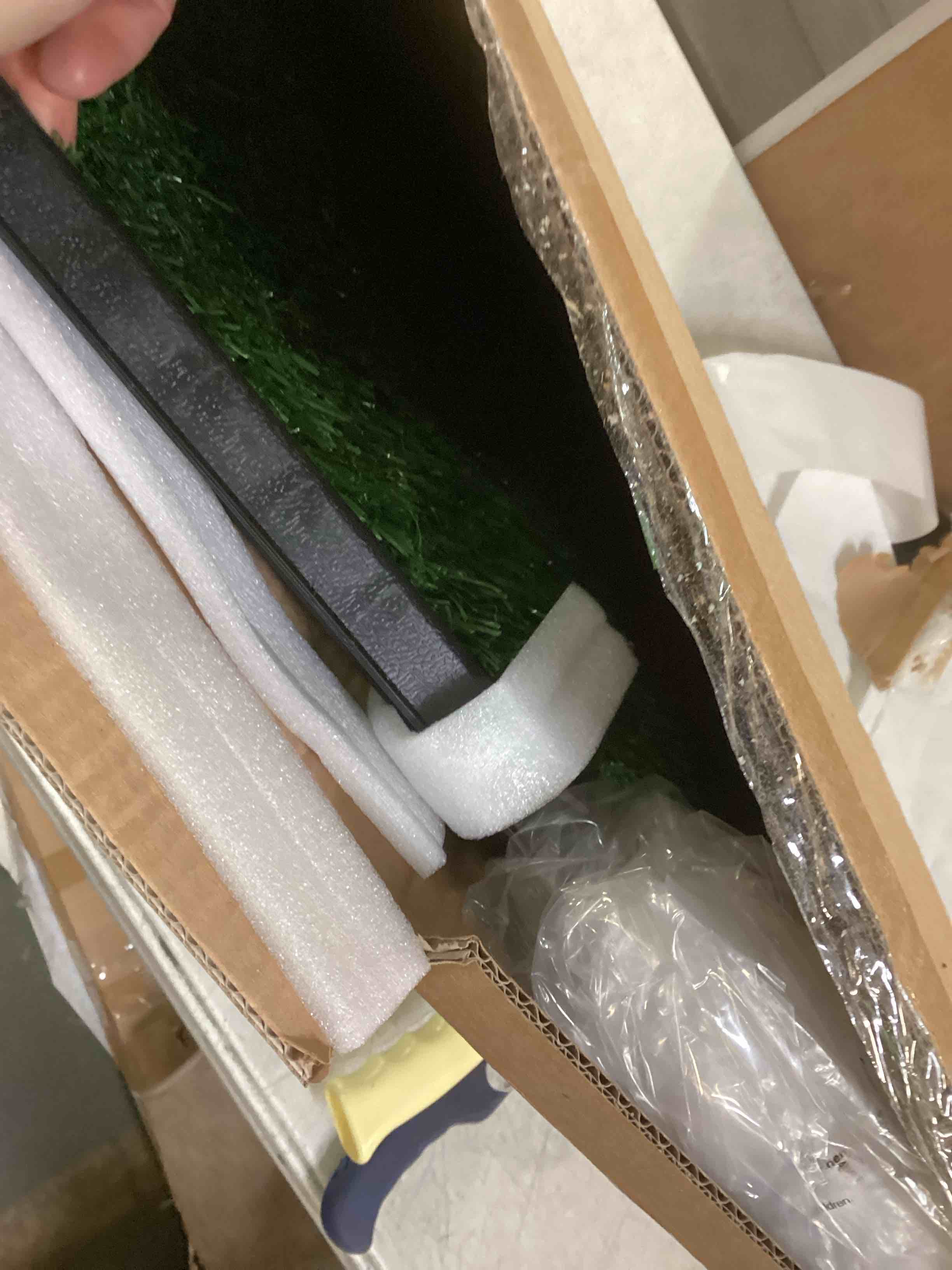 https://s3.amazonaws.com/lotting-images-prod/bidfta/BLU5842518_1710264857586.jpeg