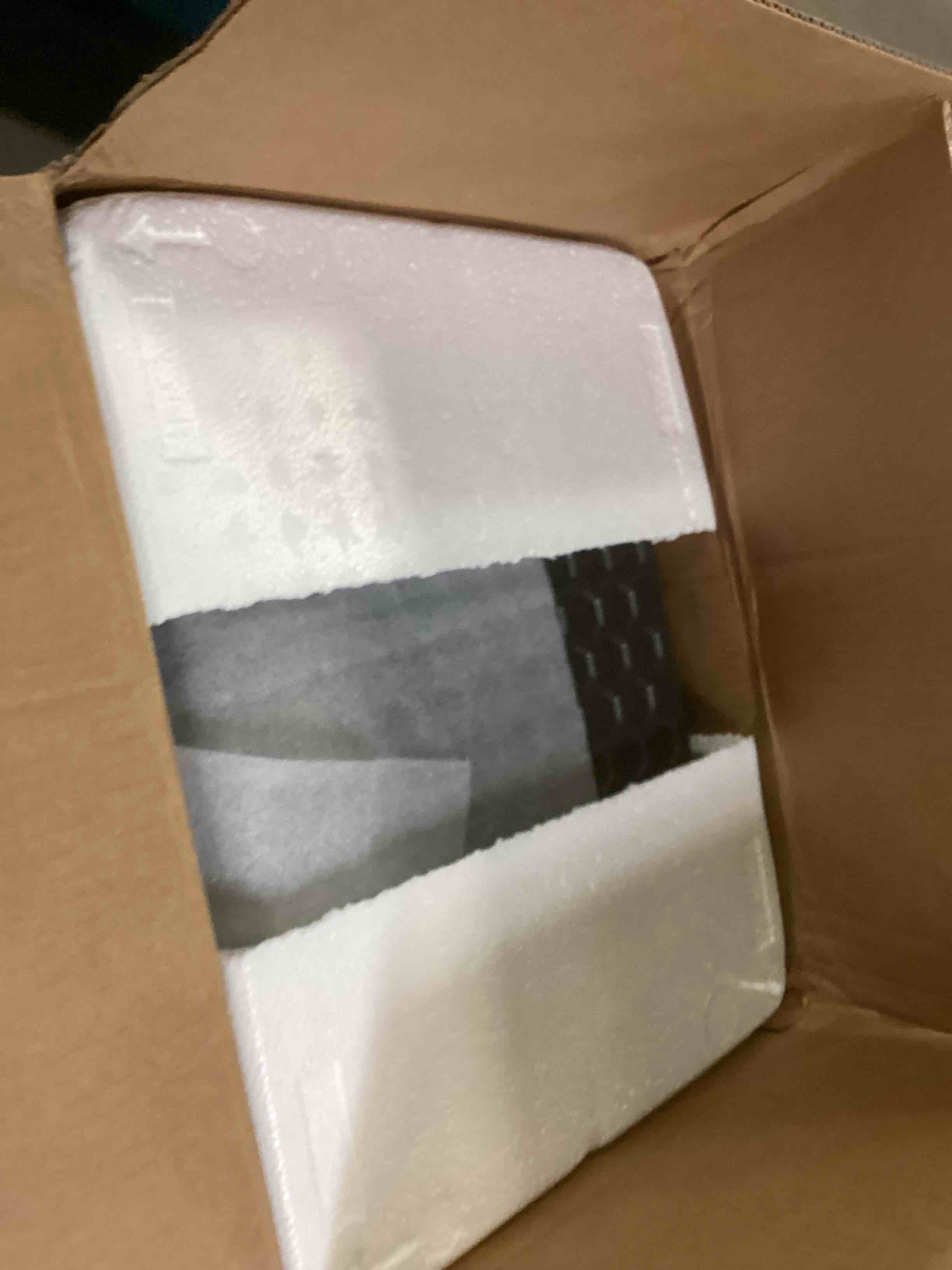 https://s3.amazonaws.com/lotting-images-prod/bidfta/BLU5842593_1710272557202.jpeg