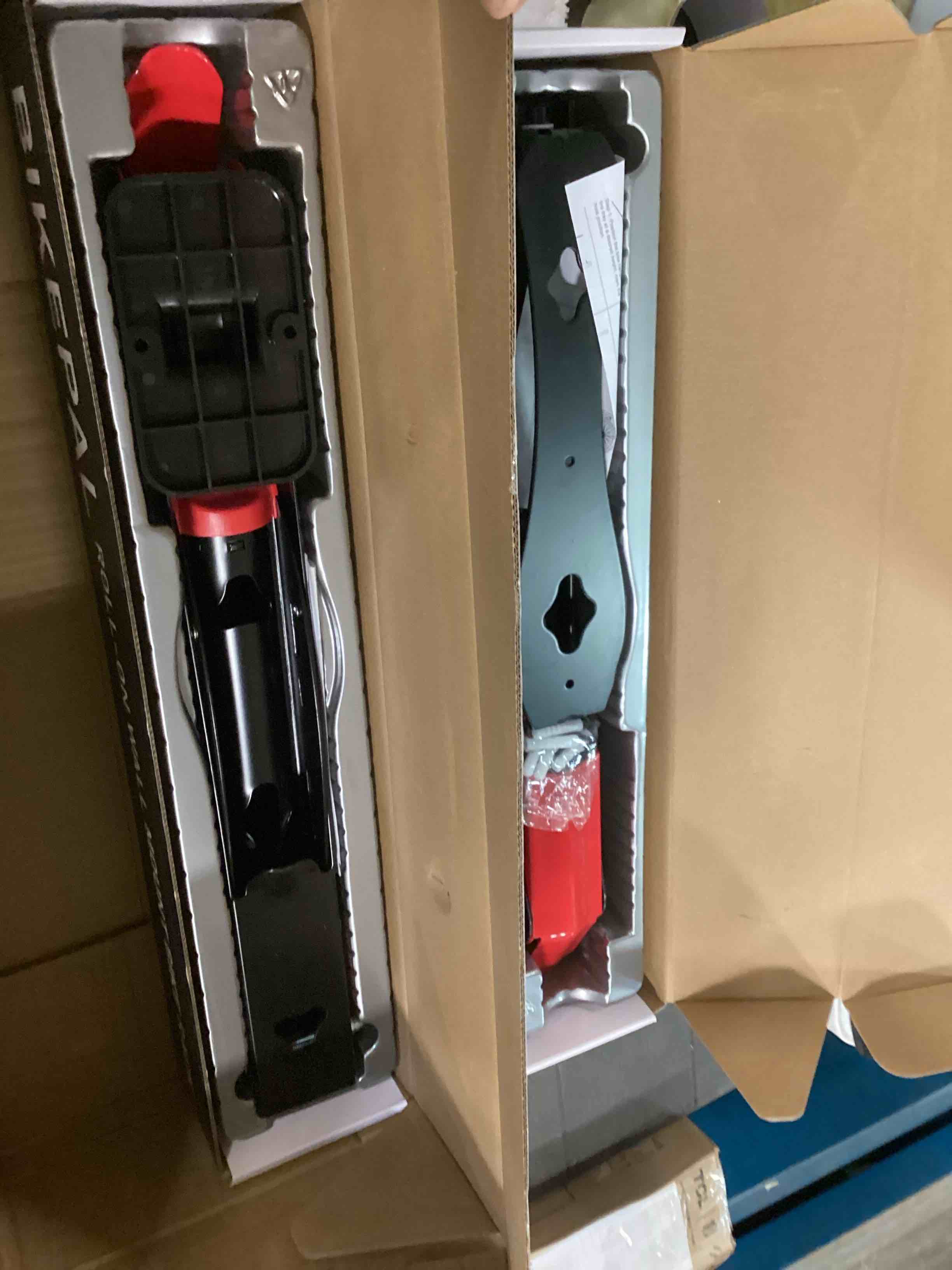 https://s3.amazonaws.com/lotting-images-prod/bidfta/BLU5842621_1710328603547.jpeg