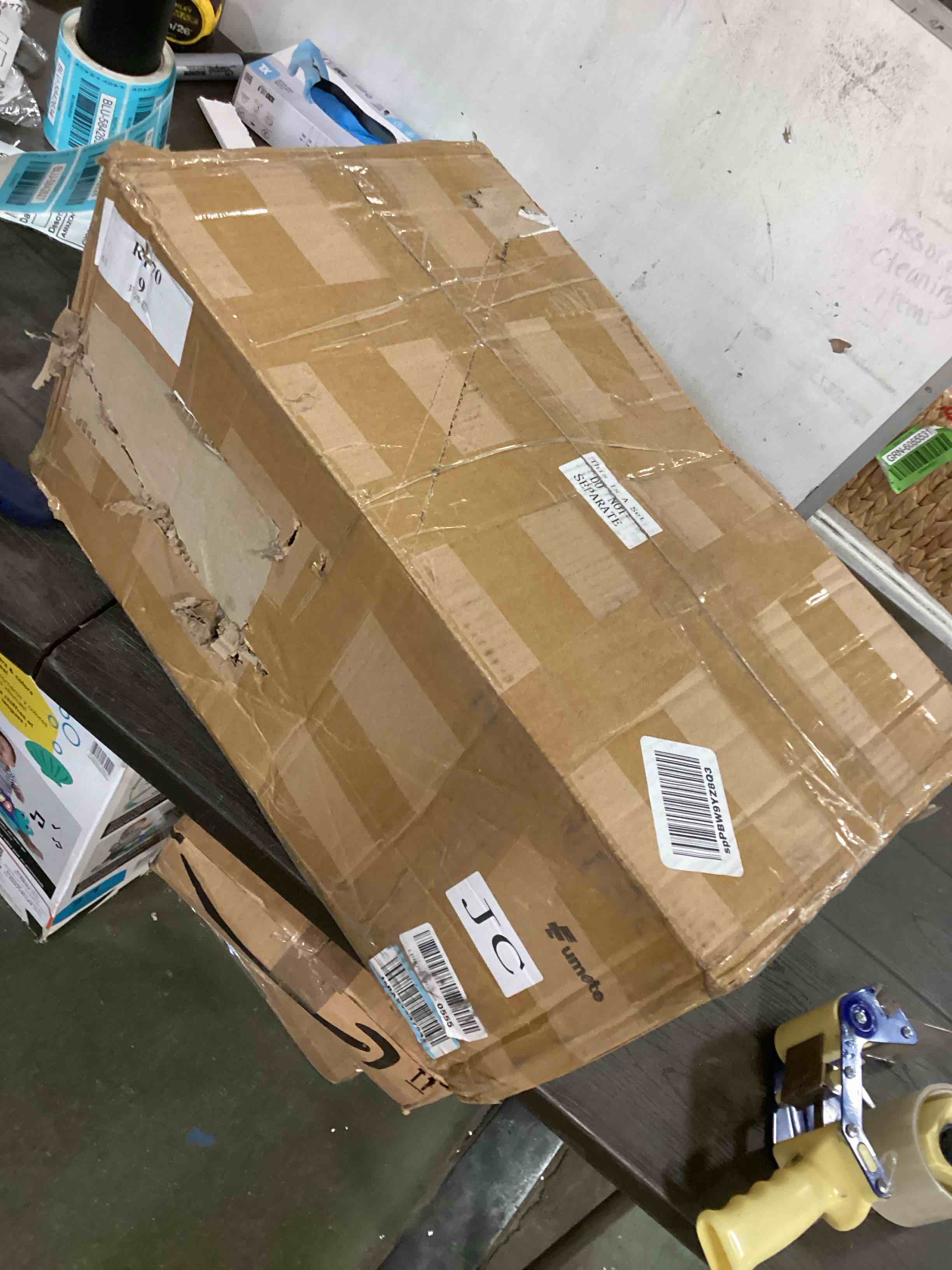 https://s3.amazonaws.com/lotting-images-prod/bidfta/BLU5842627_1710329301727.jpeg