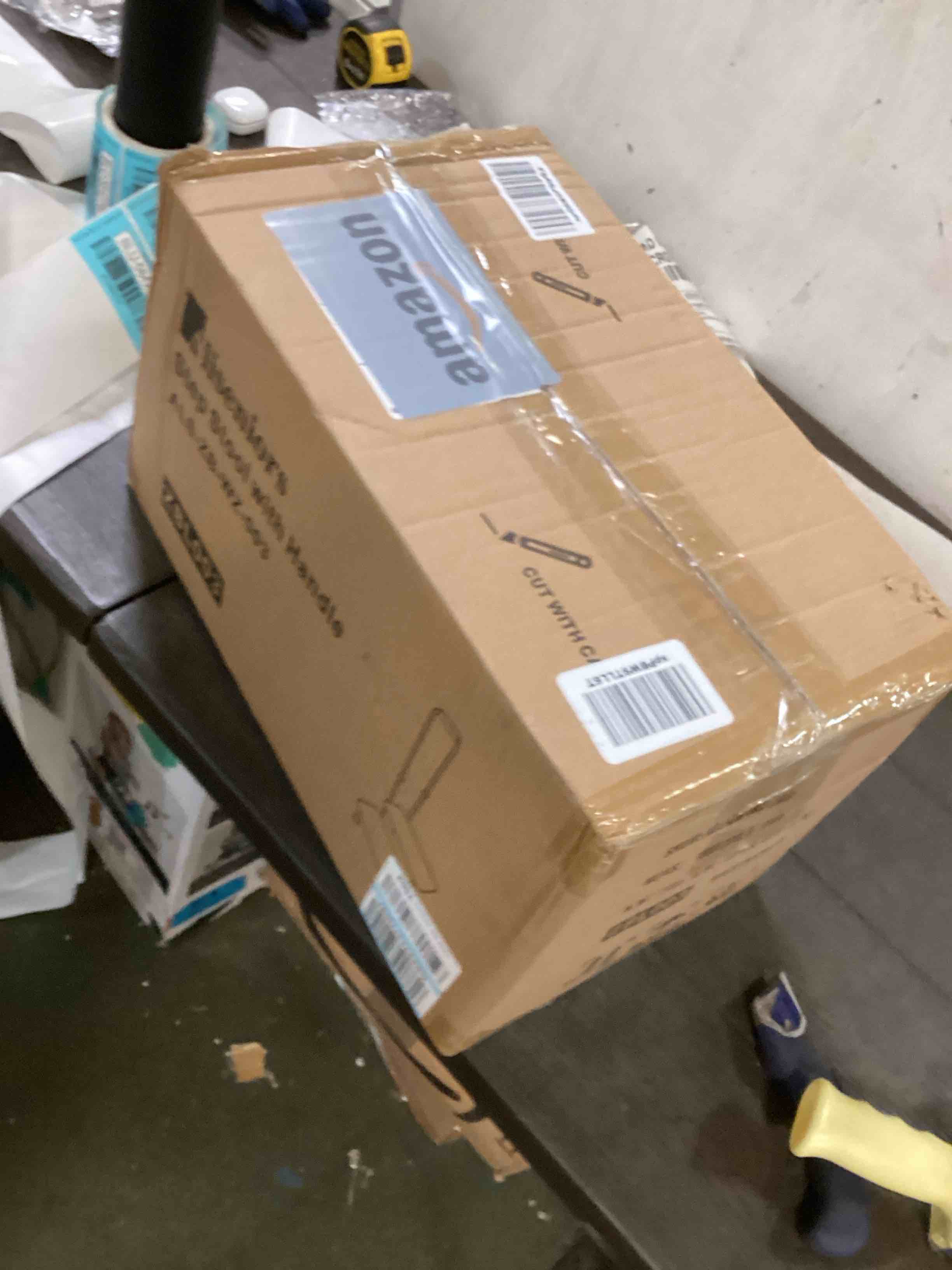 https://s3.amazonaws.com/lotting-images-prod/bidfta/BLU5842733_1710341753924.jpeg