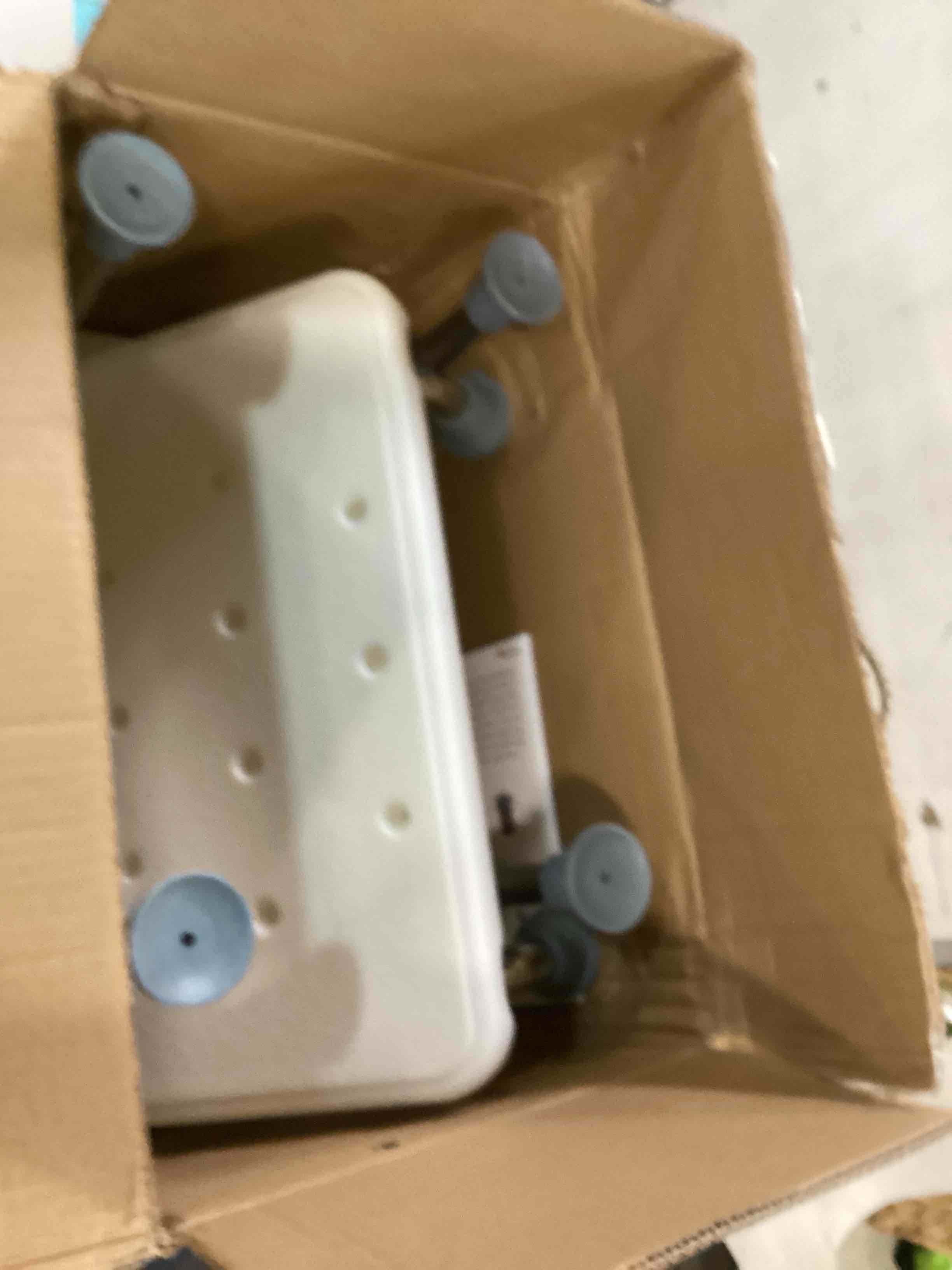 https://s3.amazonaws.com/lotting-images-prod/bidfta/BLU5842733_1710341766766.jpeg