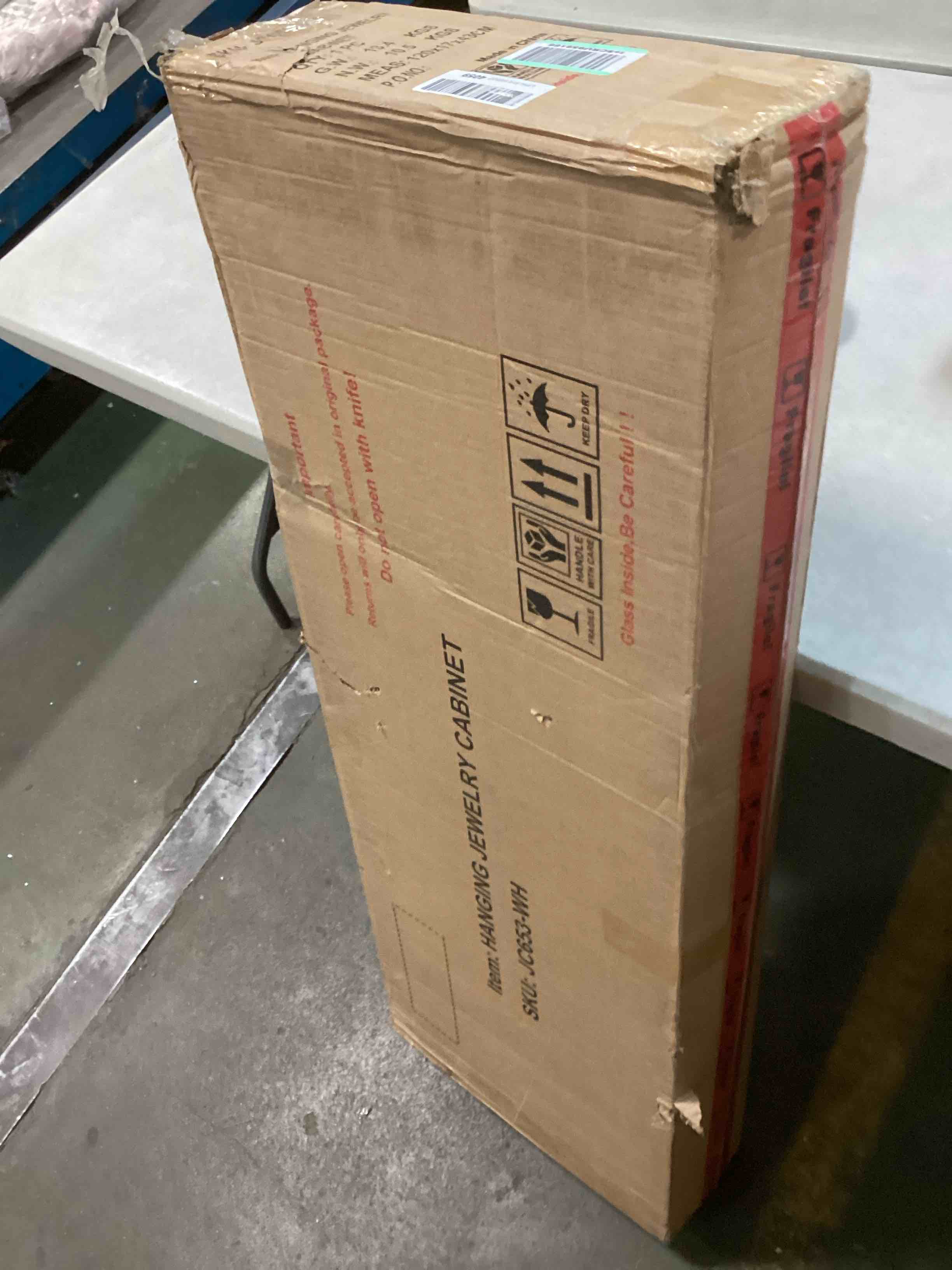 https://s3.amazonaws.com/lotting-images-prod/bidfta/BLU5842898_1710417591074.jpeg