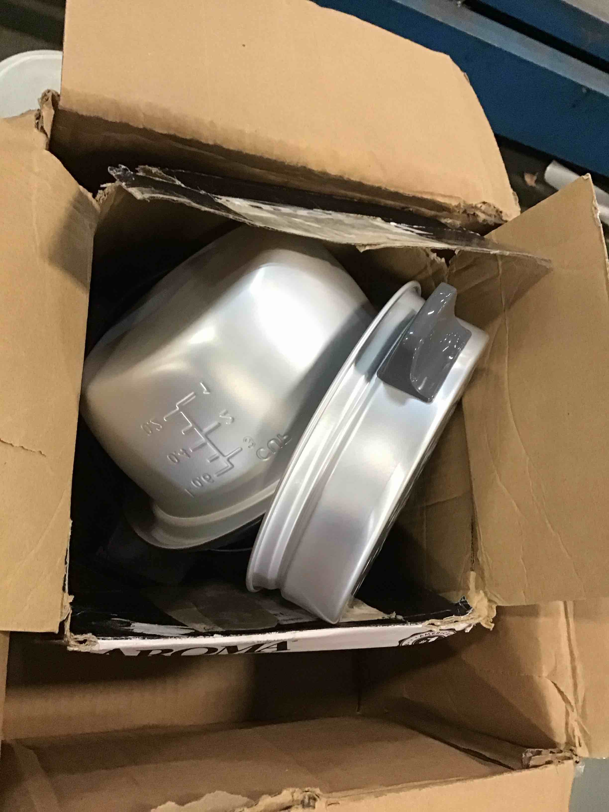 https://s3.amazonaws.com/lotting-images-prod/bidfta/BLU5842997_1710005105485.jpeg