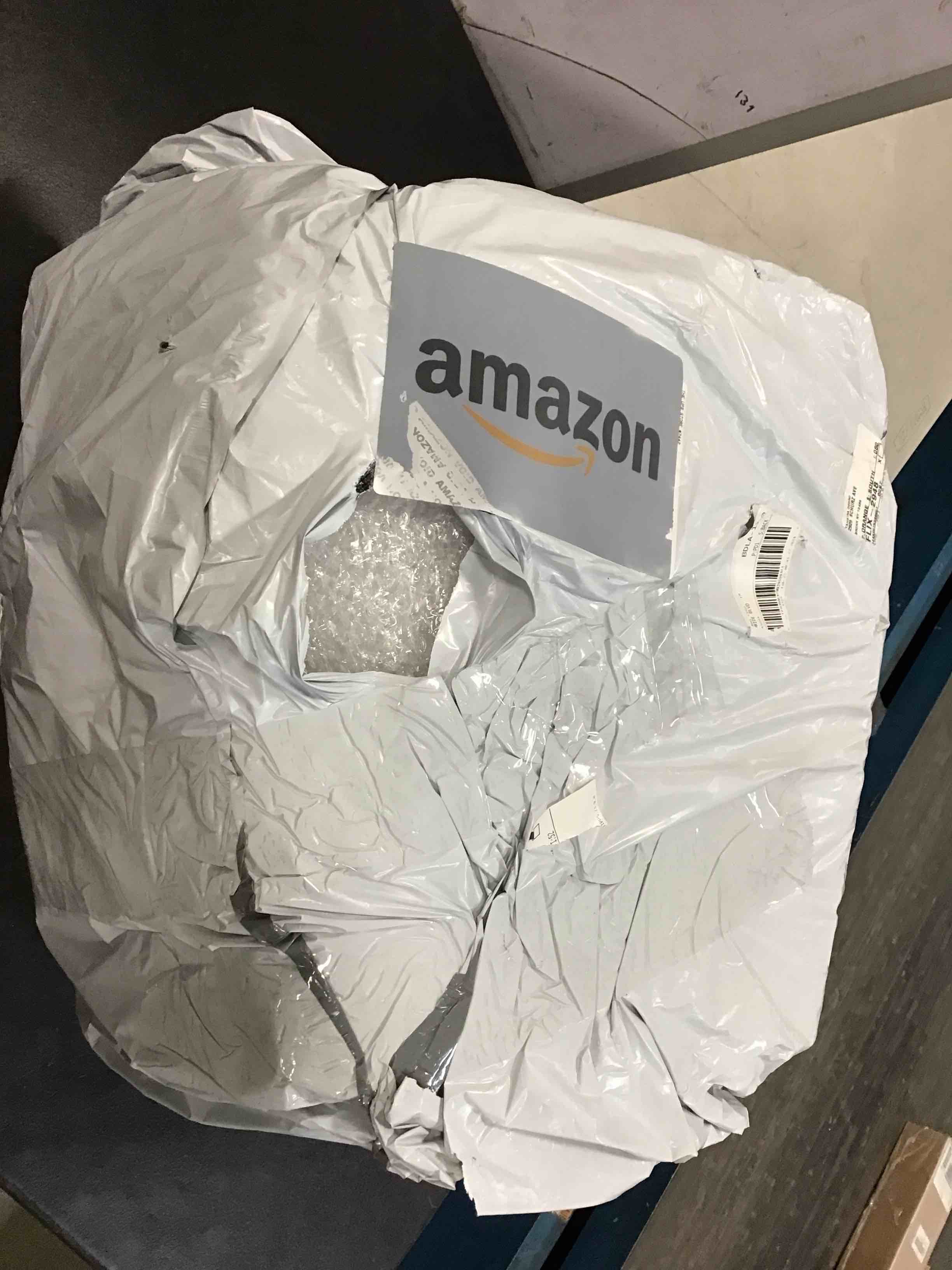 https://s3.amazonaws.com/lotting-images-prod/bidfta/BLU5843051_1710157489046.jpeg
