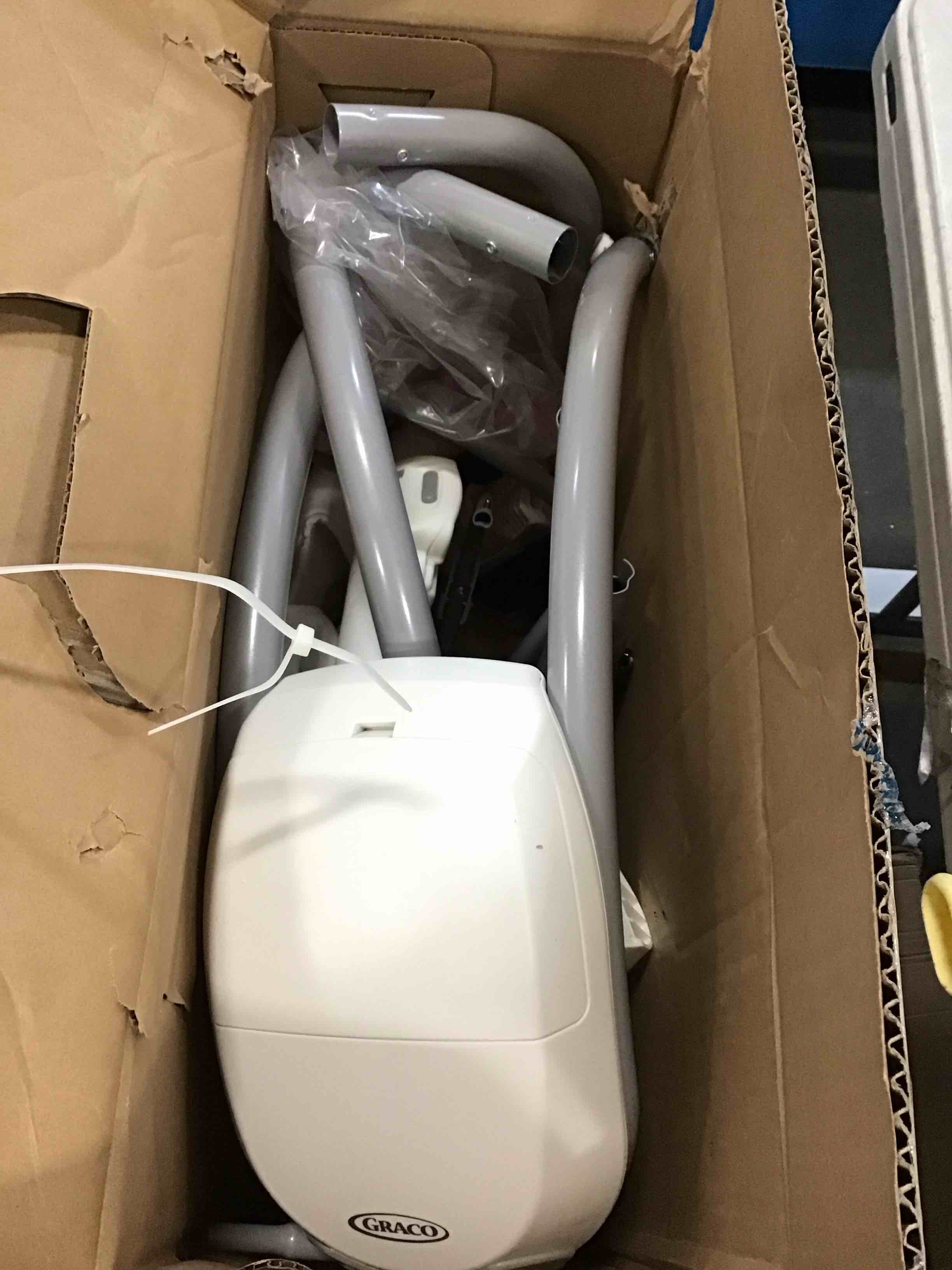 https://s3.amazonaws.com/lotting-images-prod/bidfta/BLU5843517_1710264460413.jpeg