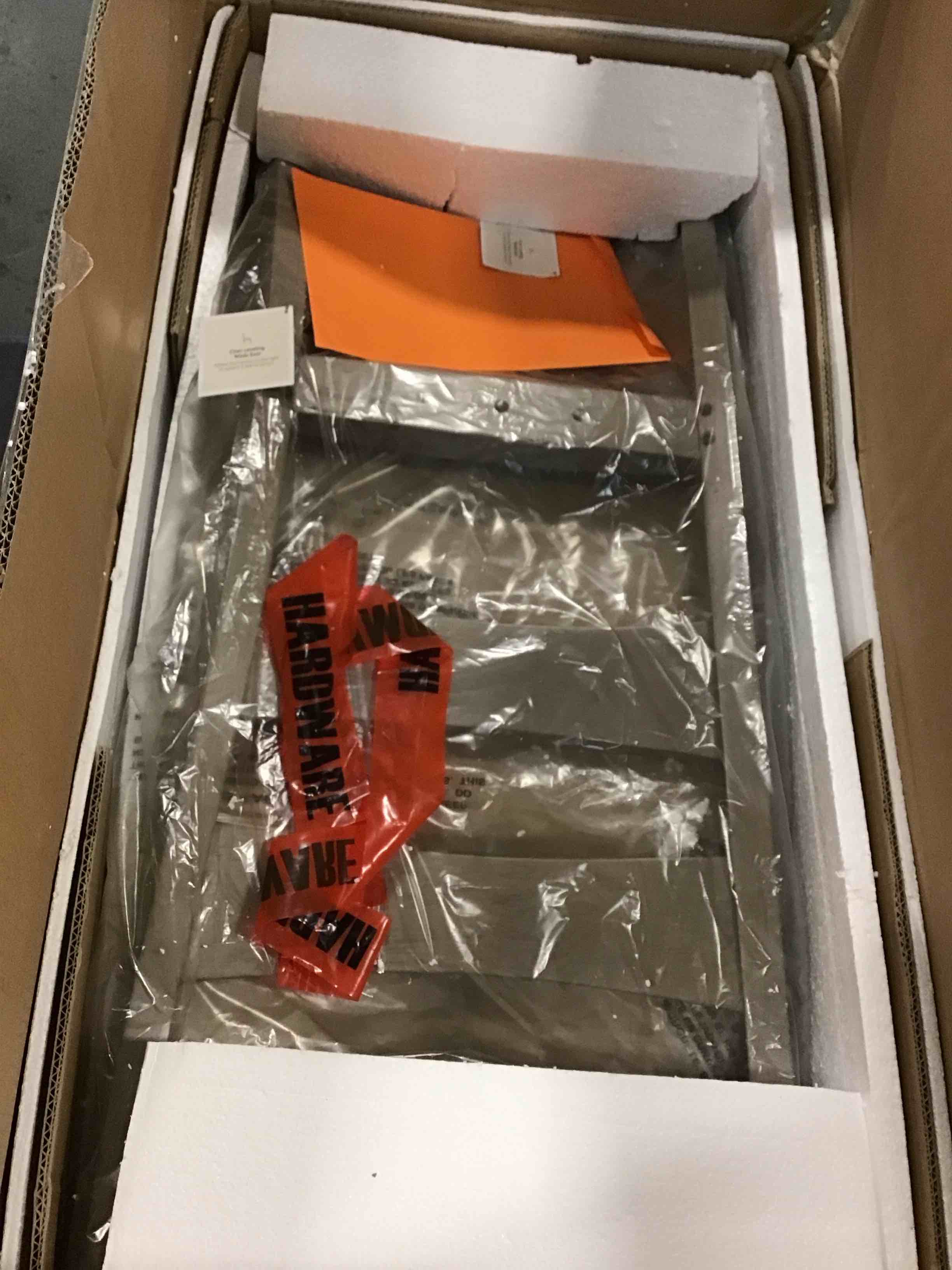 https://s3.amazonaws.com/lotting-images-prod/bidfta/BLU5843918_1710422151377.jpeg