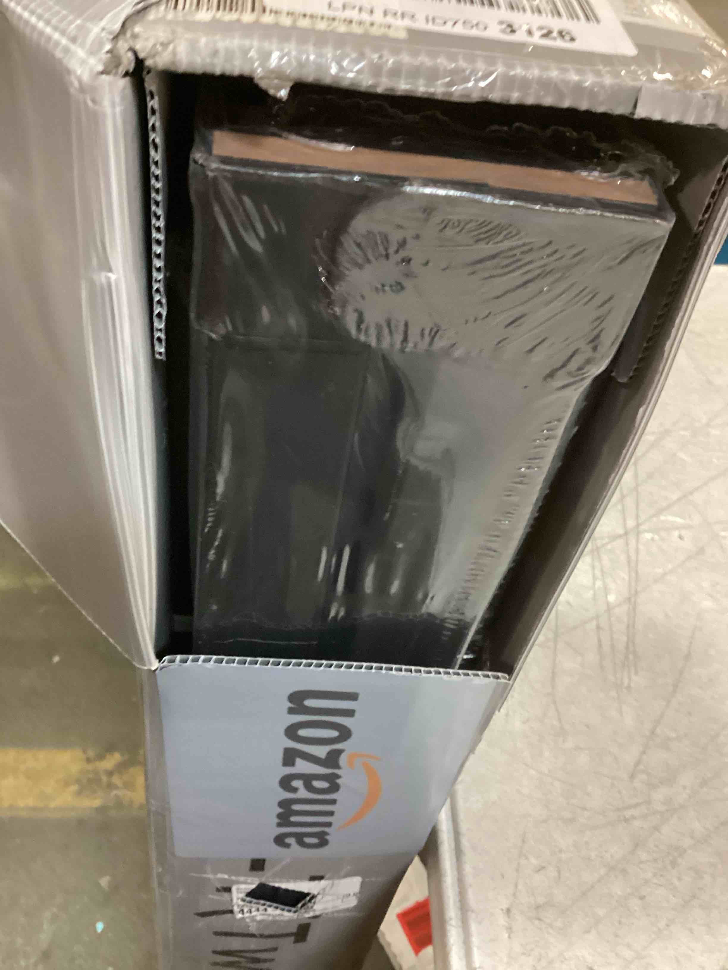 https://s3.amazonaws.com/lotting-images-prod/bidfta/BLU5844634_1709989723233.jpeg
