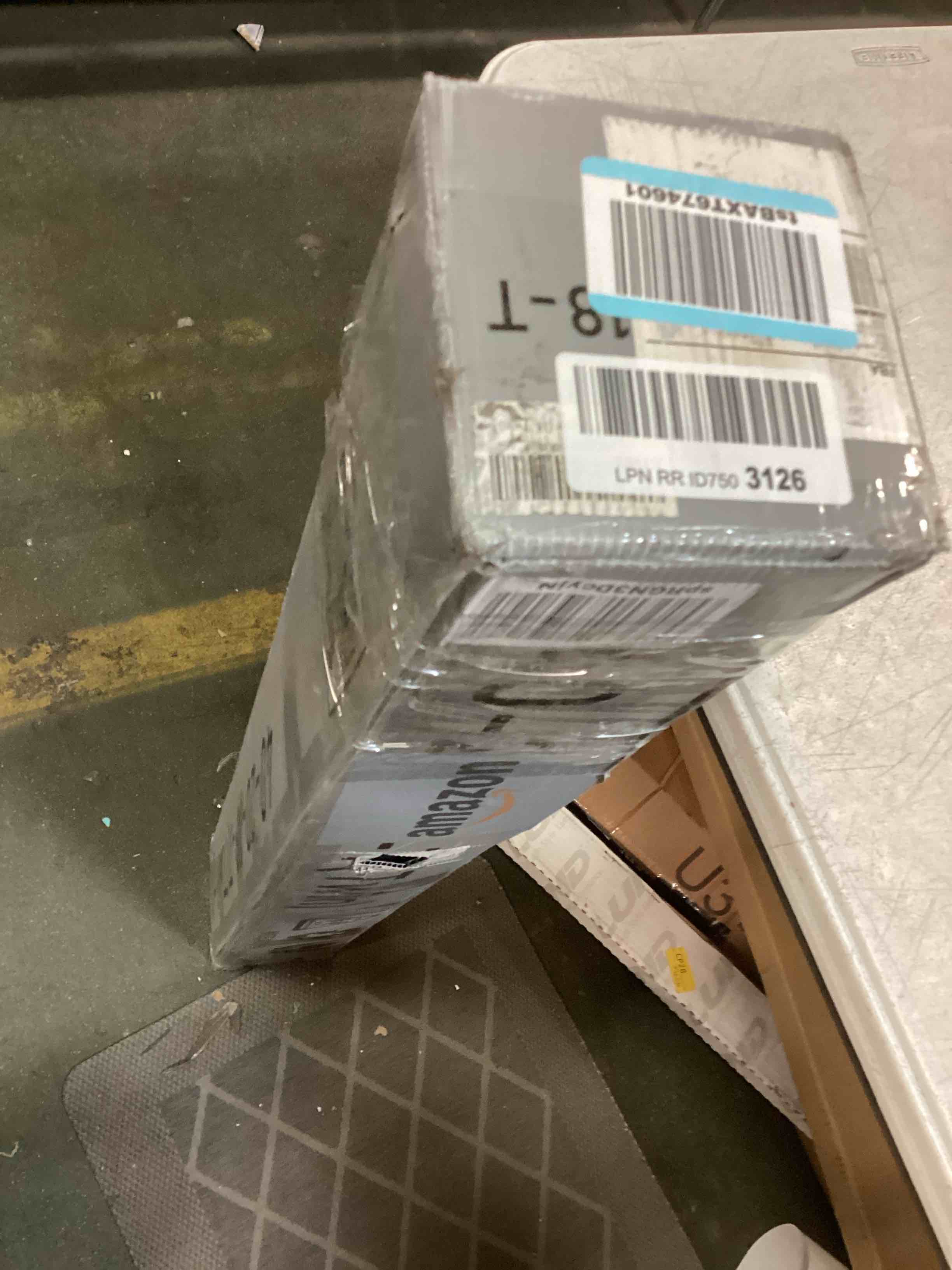 https://s3.amazonaws.com/lotting-images-prod/bidfta/BLU5844634_1709989766039.jpeg