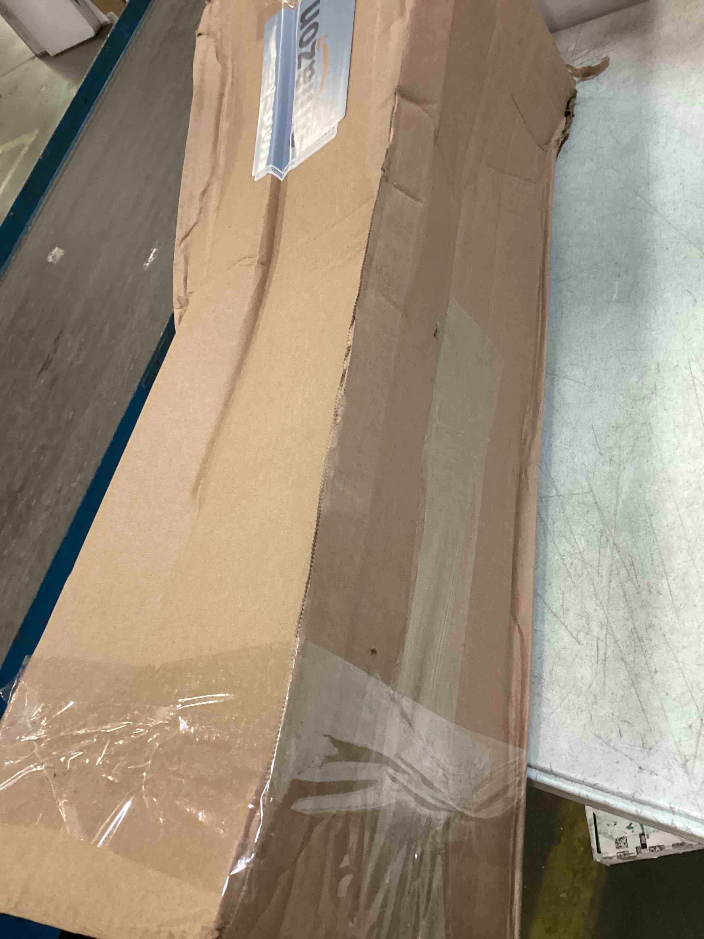 https://s3.amazonaws.com/lotting-images-prod/bidfta/BLU5844635_1709989890504.jpeg