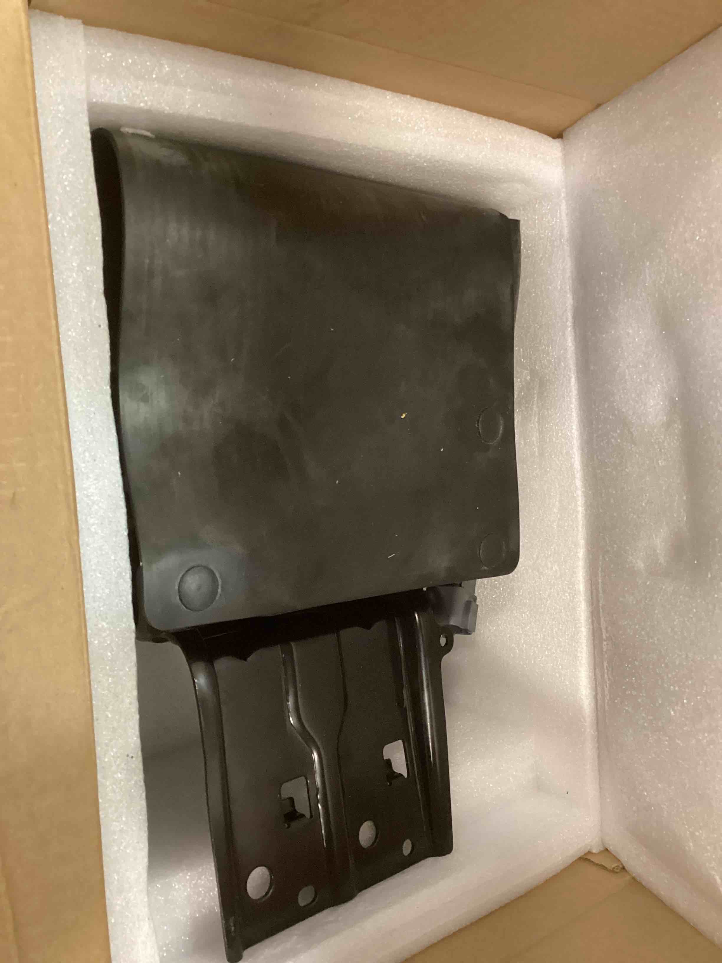 JDMON Air Ride Suspension Compressor Air Pump with Bracket Replacement for Nissan Armada 2005-2019, Infiniti QX56 2004-2013, QX80 2014-2018 5.6L V8, Replacement for 3534001LA4C 534001LA4A