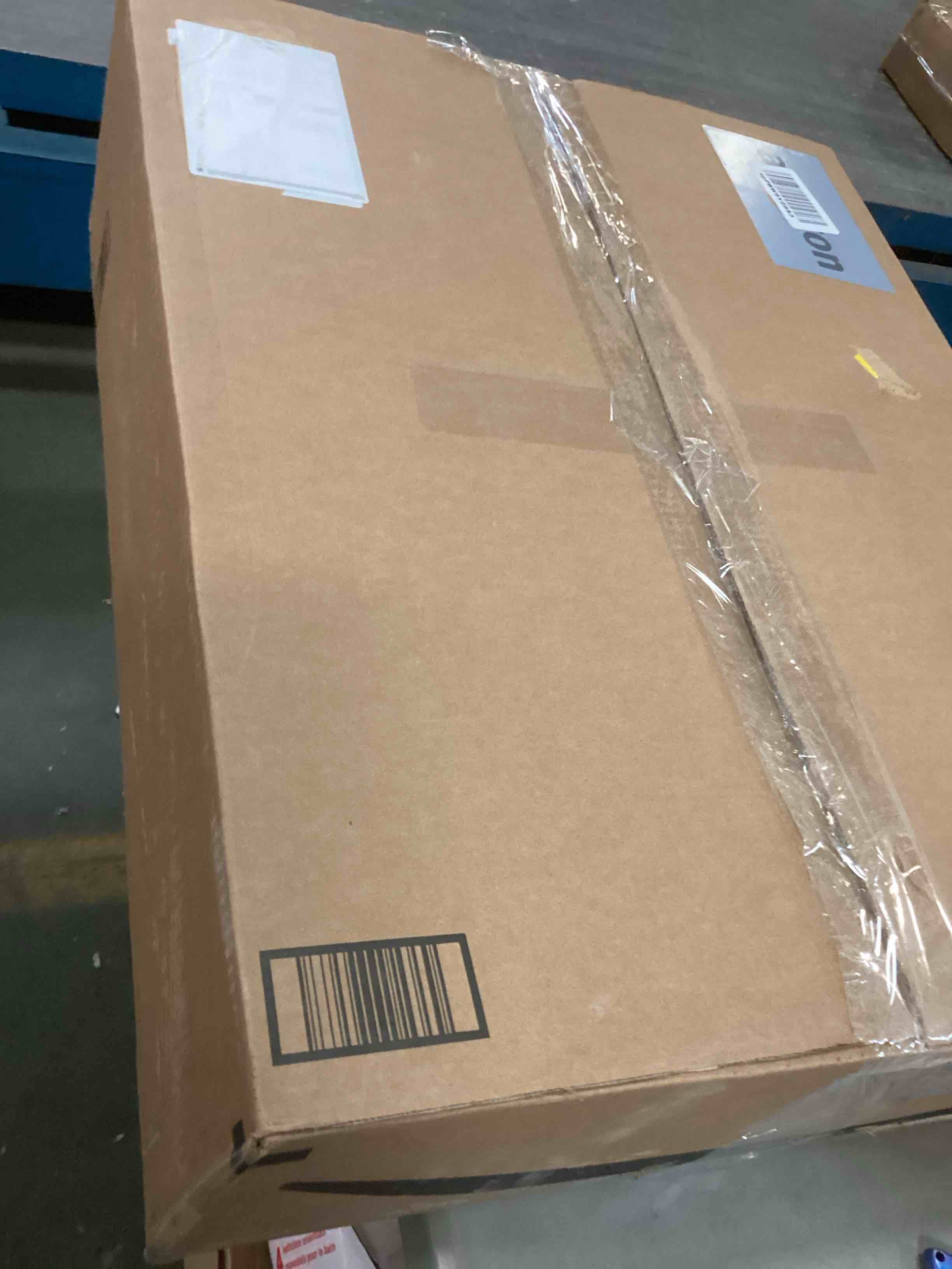 https://s3.amazonaws.com/lotting-images-prod/bidfta/BLU5845138_1710259038267.jpeg