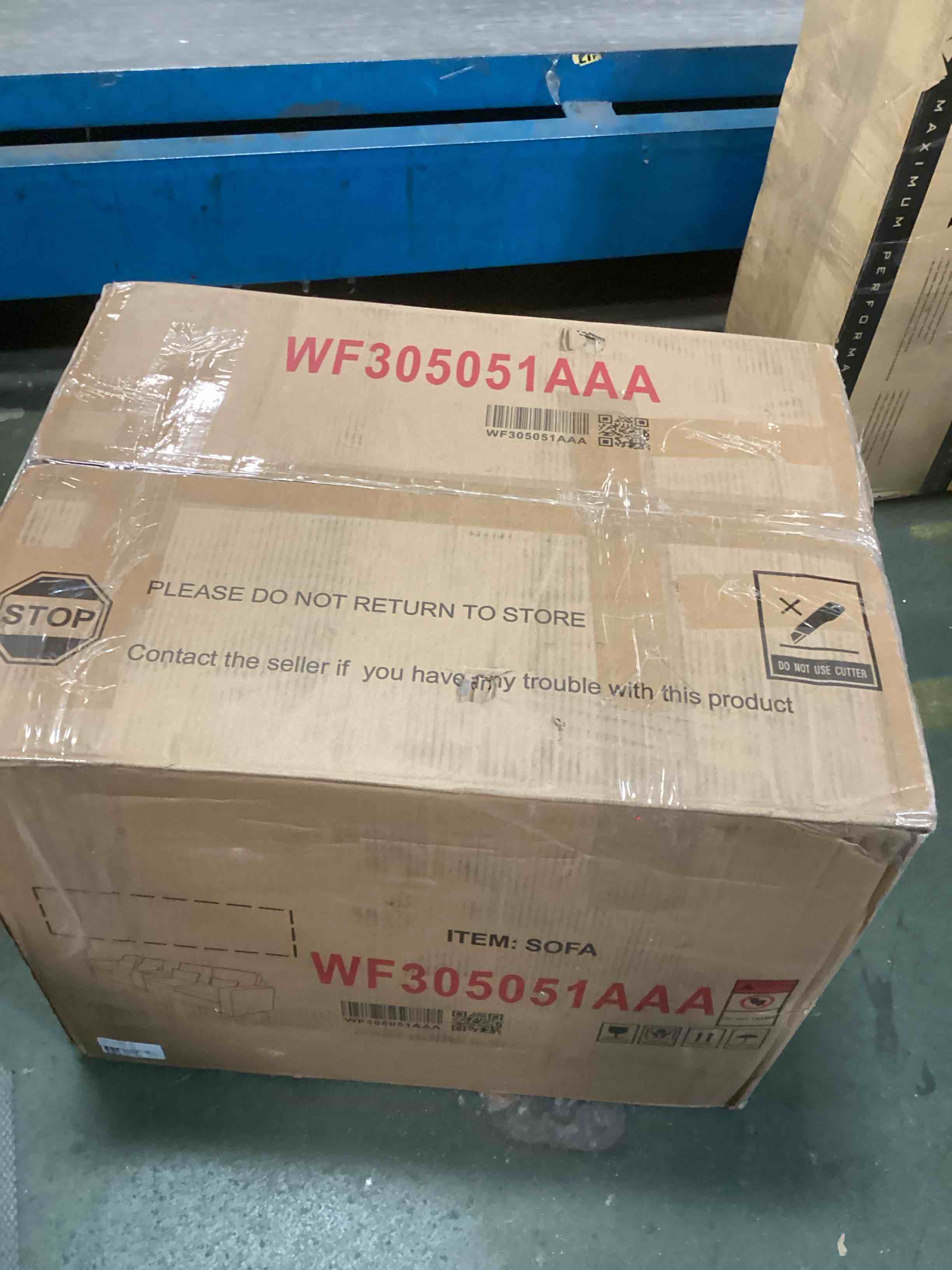 https://s3.amazonaws.com/lotting-images-prod/bidfta/BLU5845452_1710503147943.jpeg