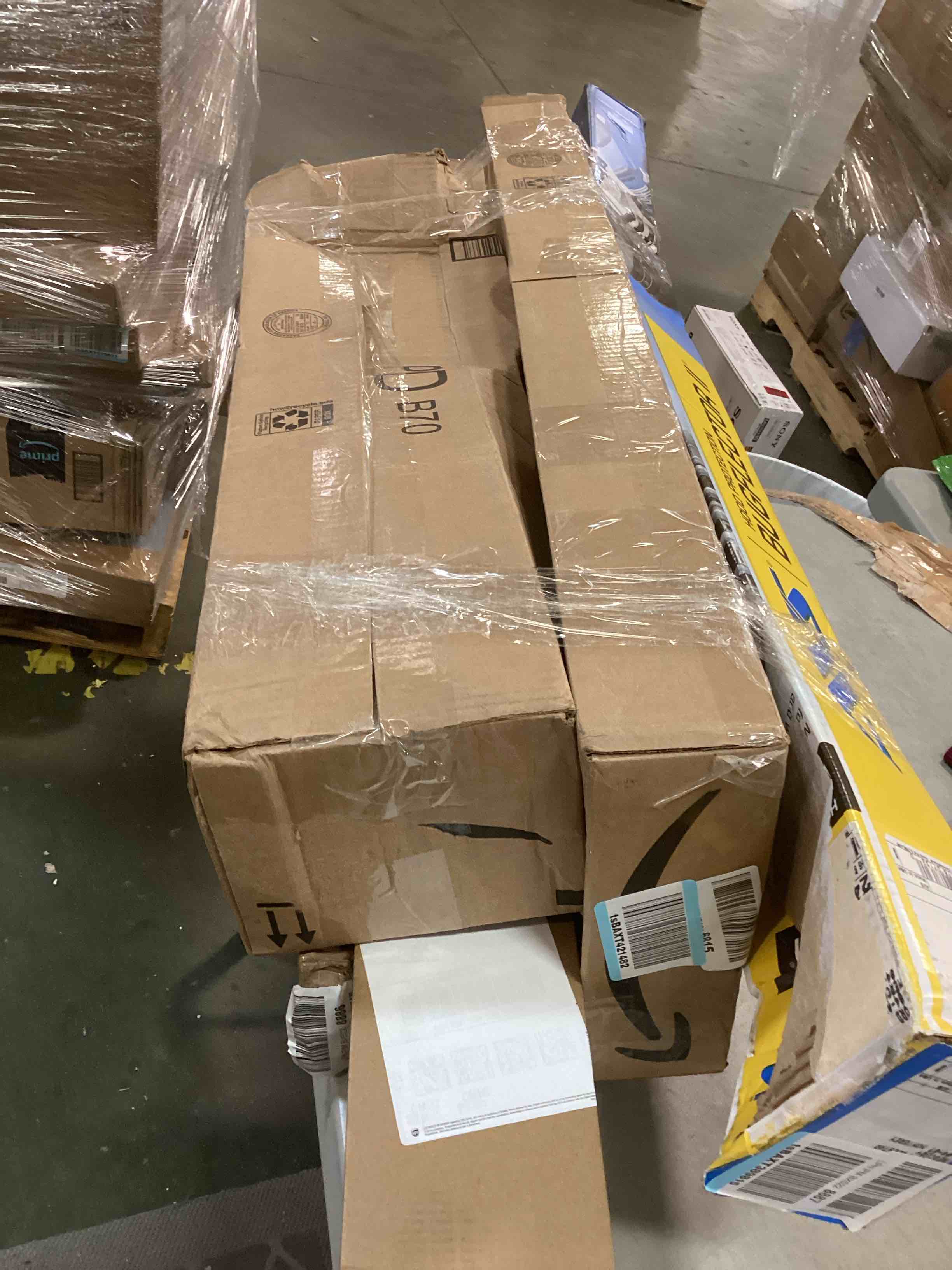 https://s3.amazonaws.com/lotting-images-prod/bidfta/BLU5845478_1710507617593.jpeg