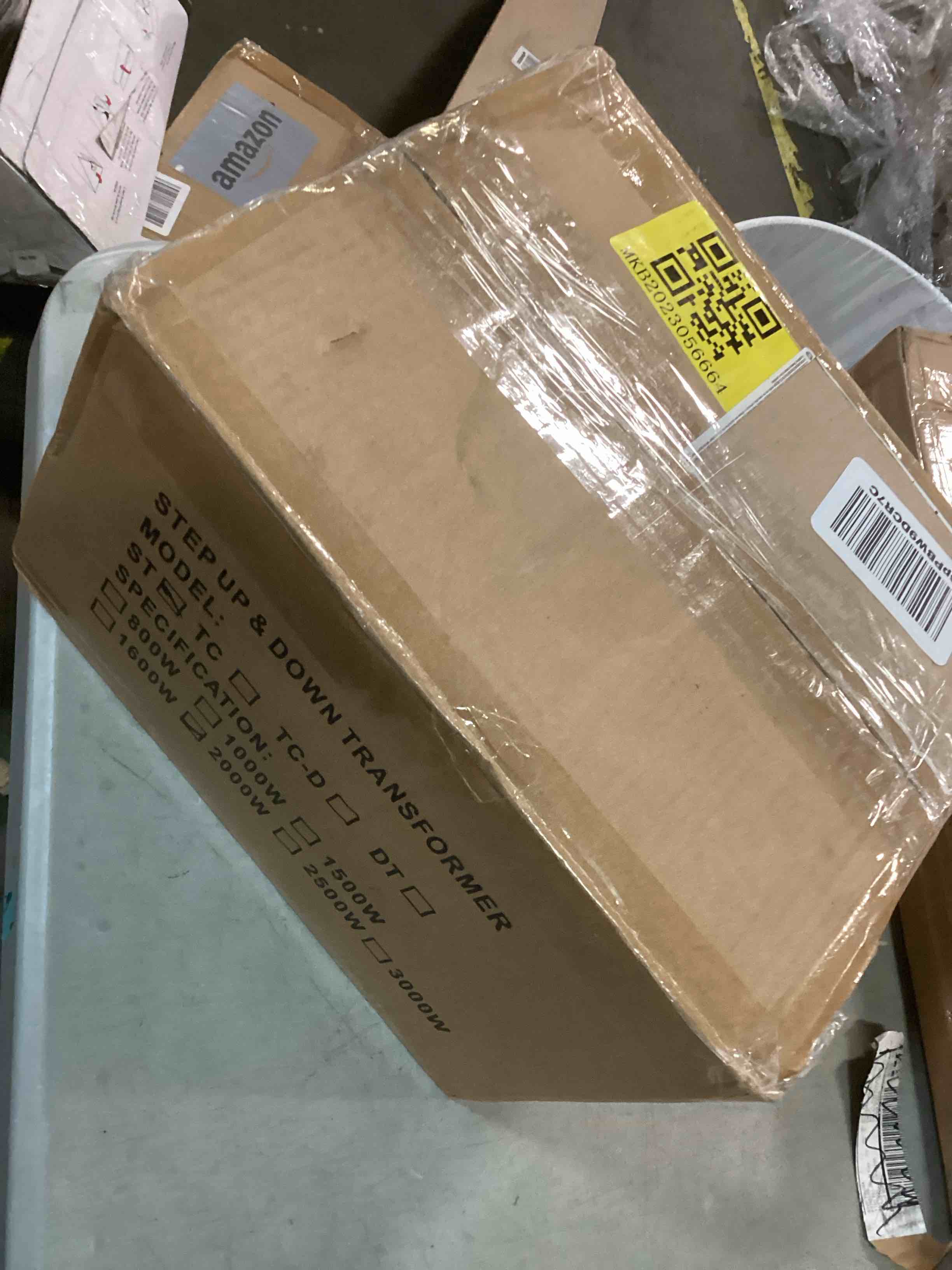 https://s3.amazonaws.com/lotting-images-prod/bidfta/BLU5845501_1710512555859.jpeg