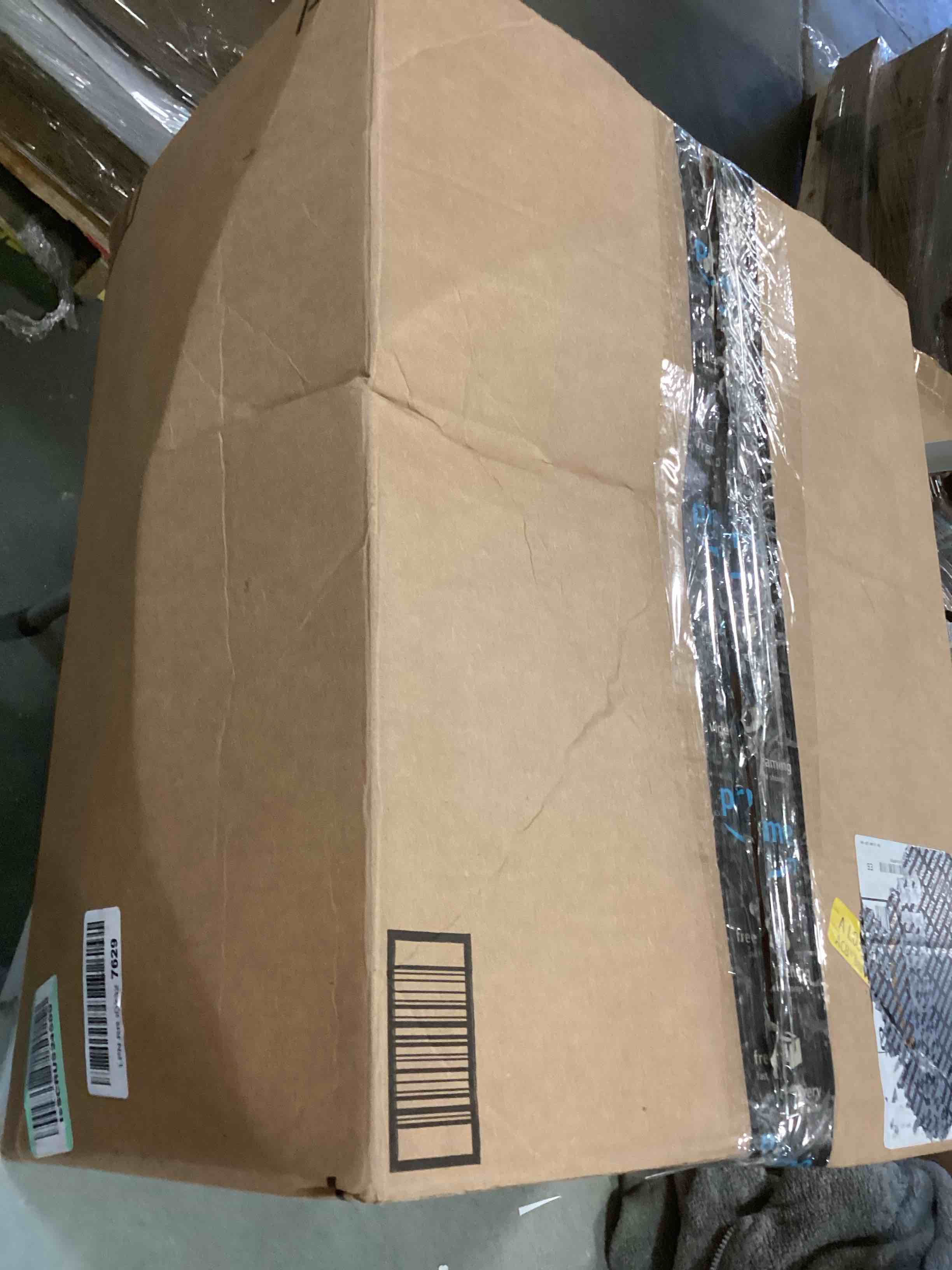 https://s3.amazonaws.com/lotting-images-prod/bidfta/BLU5845718_1710598772933.jpeg