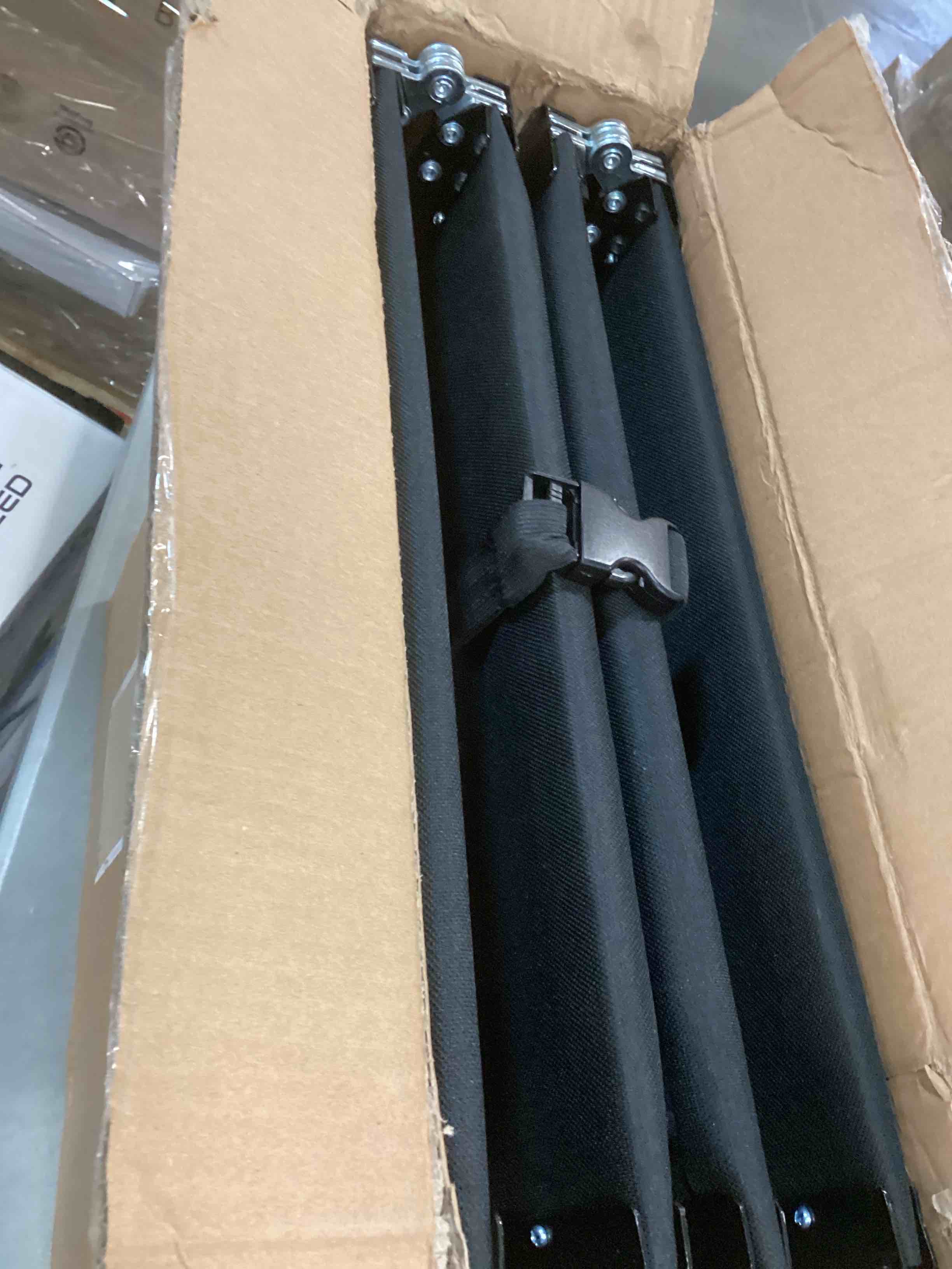 https://s3.amazonaws.com/lotting-images-prod/bidfta/BLU5845721_1710599096366.jpeg