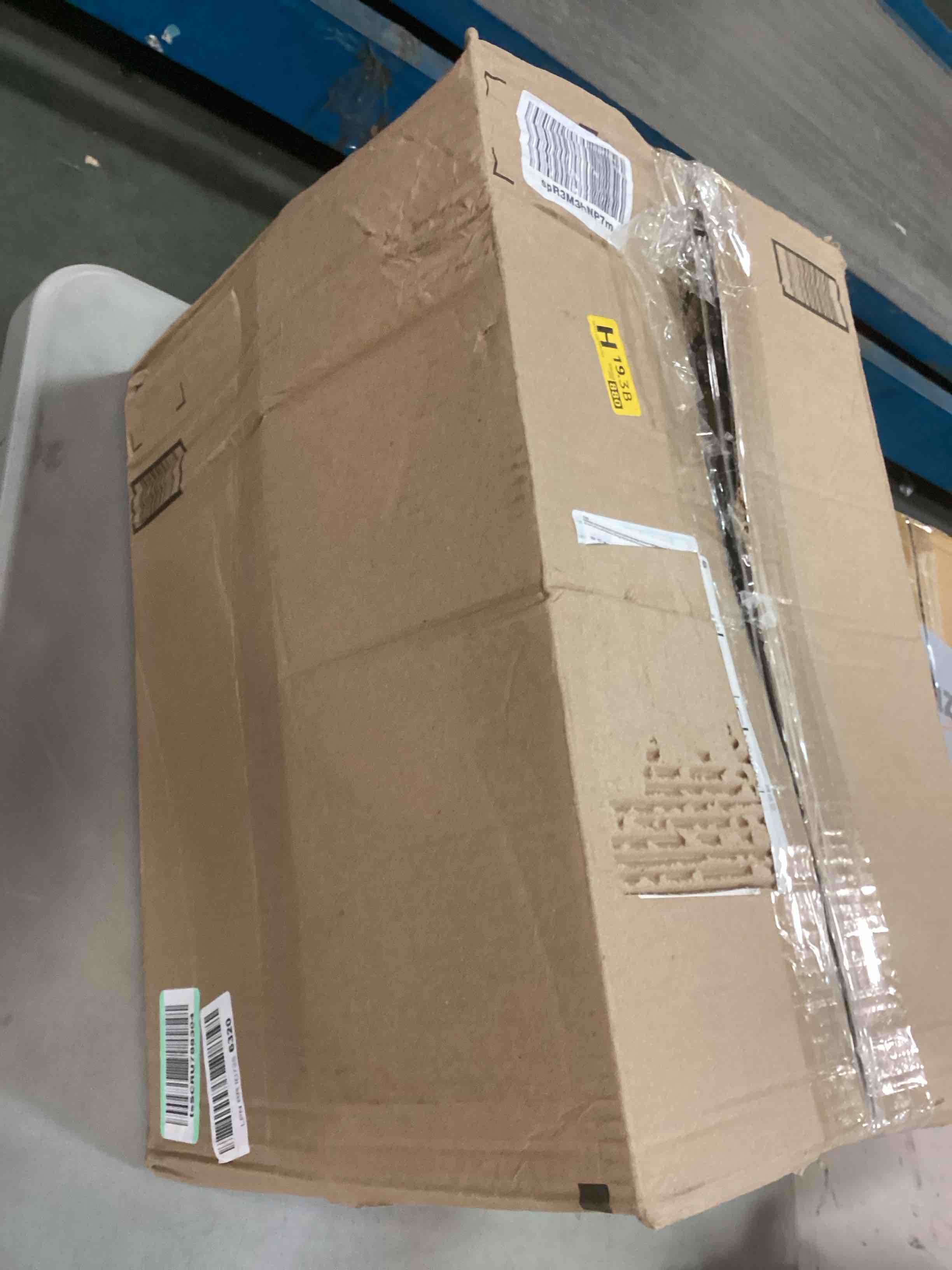 https://s3.amazonaws.com/lotting-images-prod/bidfta/BLU5845815_1710761093040.jpeg
