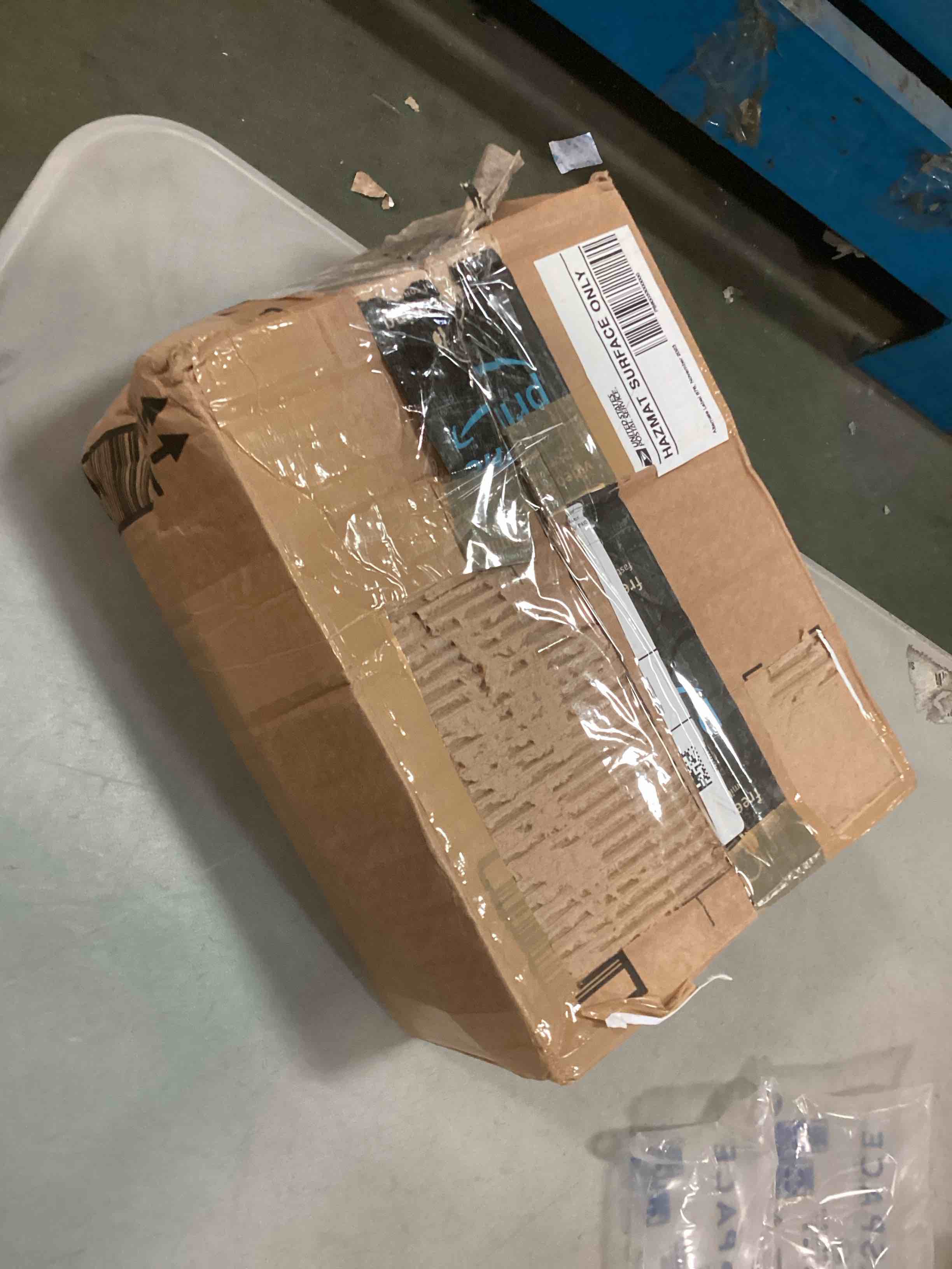 https://s3.amazonaws.com/lotting-images-prod/bidfta/BLU5845856_1710767225638.jpeg