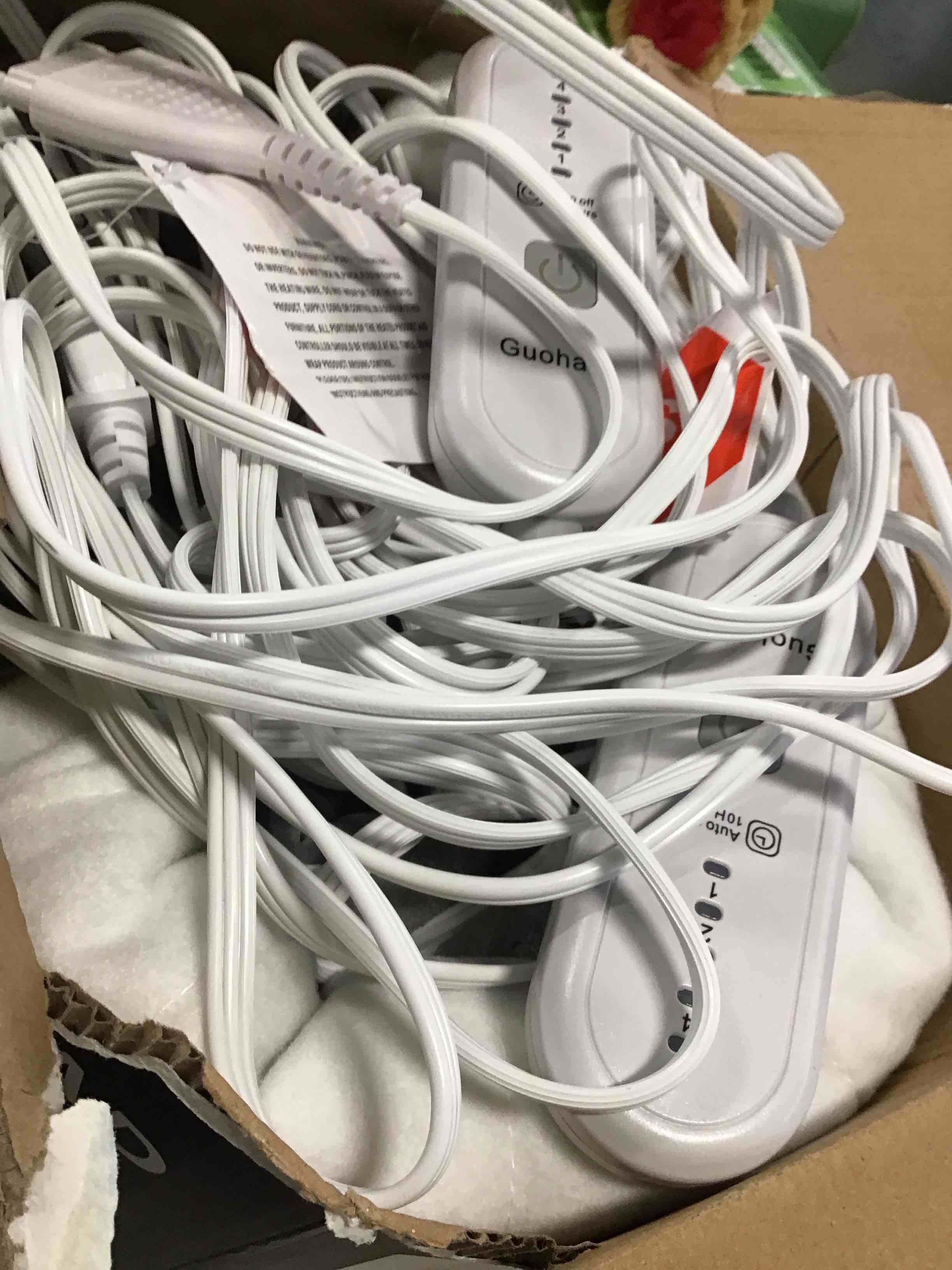 https://s3.amazonaws.com/lotting-images-prod/bidfta/BLU5846910_1709821213217.jpeg