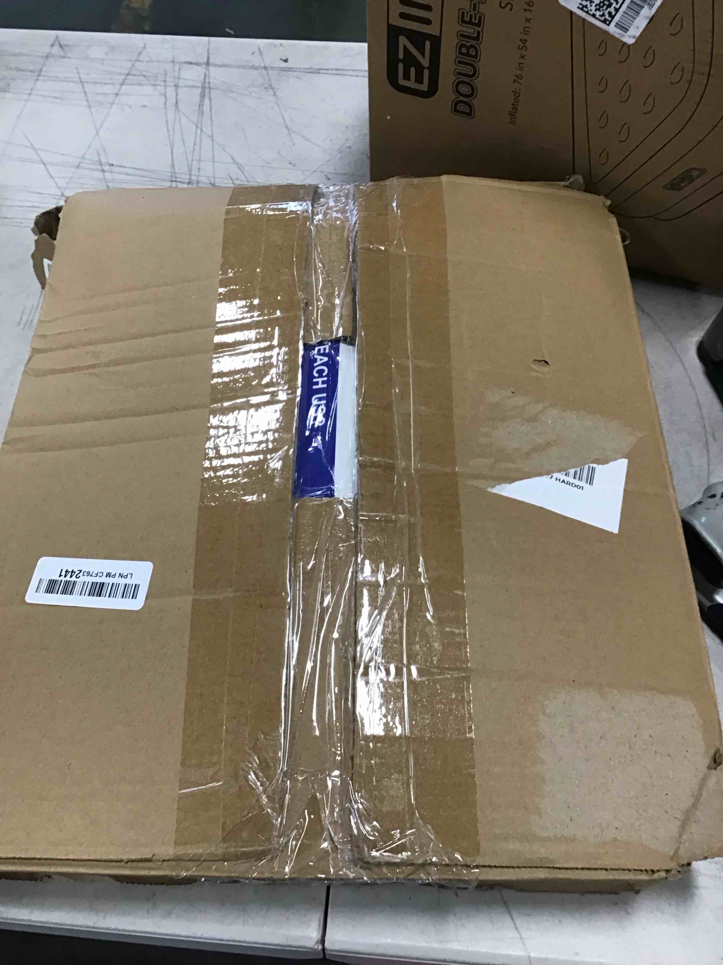 https://s3.amazonaws.com/lotting-images-prod/bidfta/BLU5846932_1709823224803.jpeg