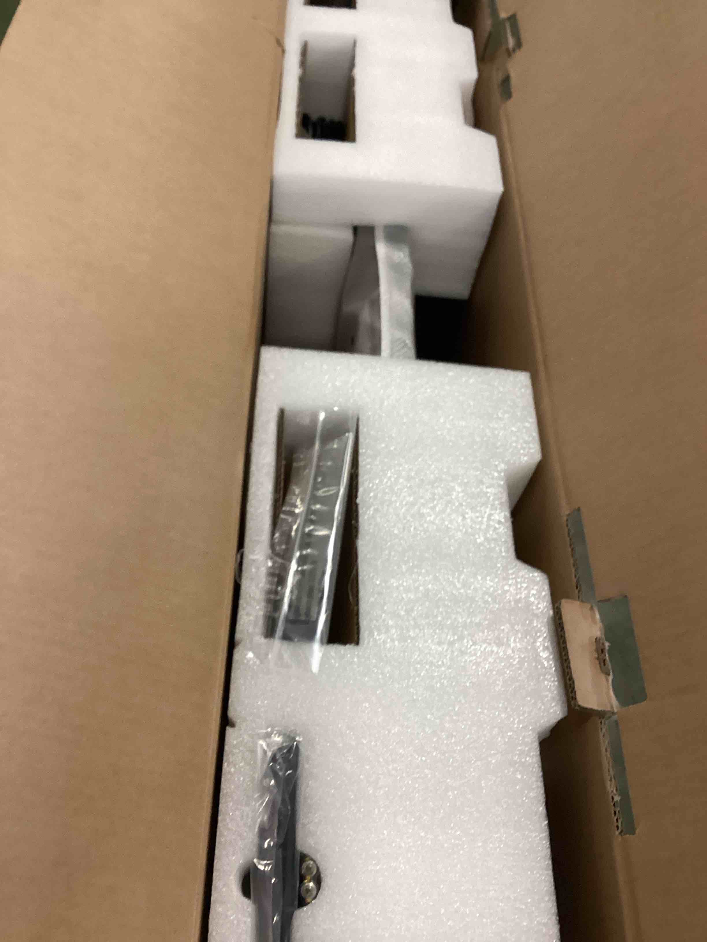 https://s3.amazonaws.com/lotting-images-prod/bidfta/BLU5849058_1709749660300.jpeg