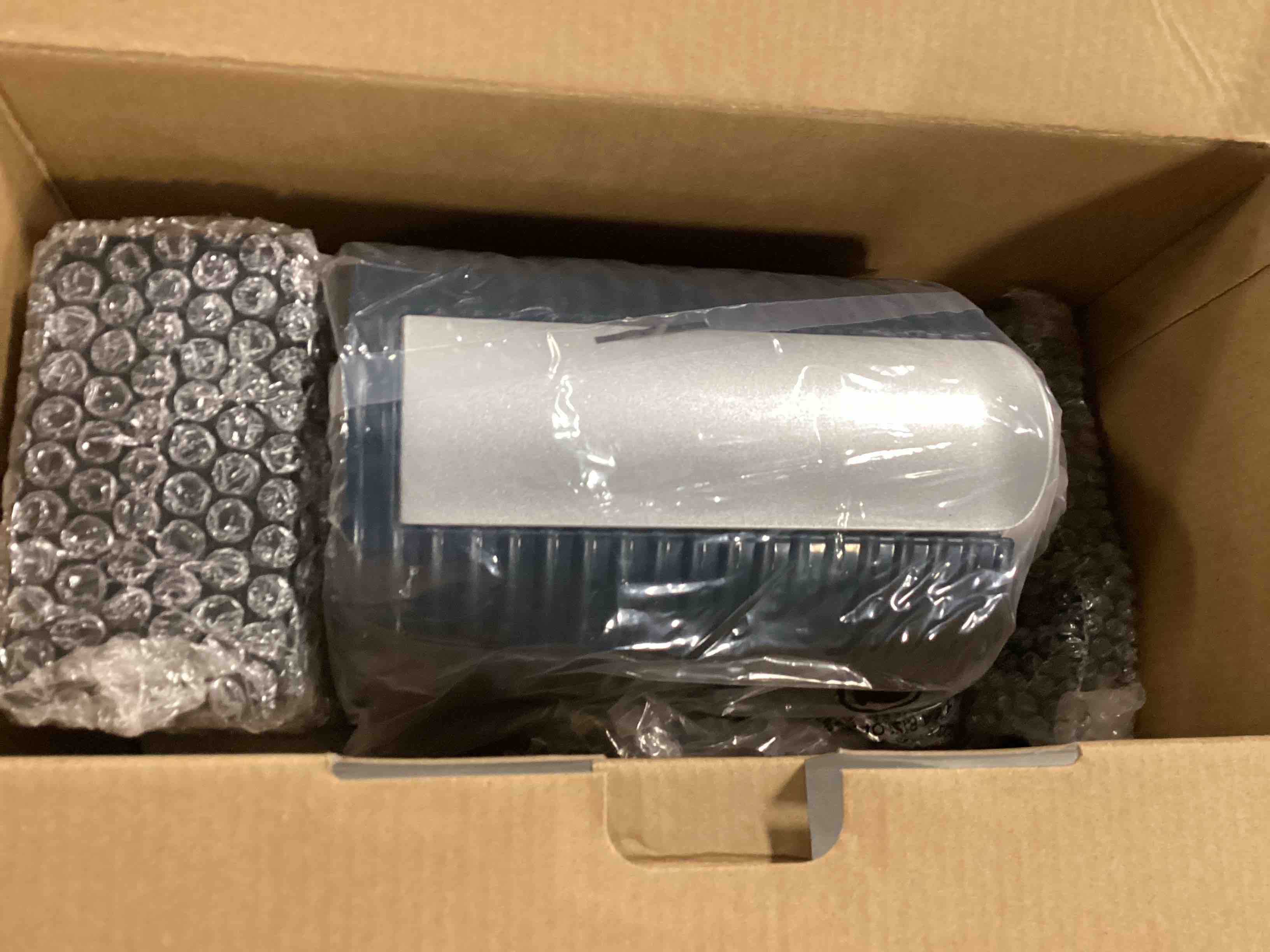 https://s3.amazonaws.com/lotting-images-prod/bidfta/BLU5849116_1709813395258.jpeg