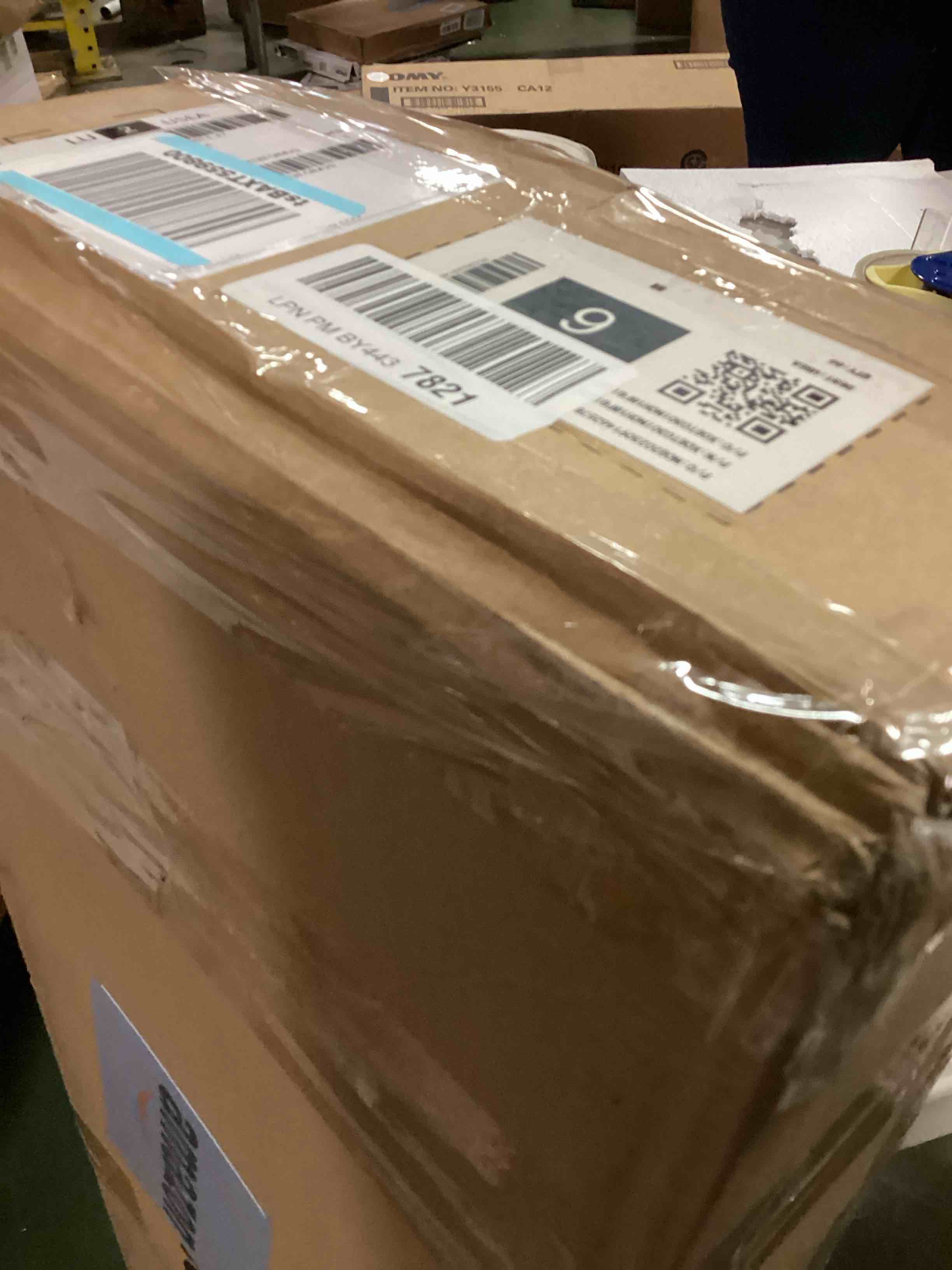 https://s3.amazonaws.com/lotting-images-prod/bidfta/BLU5849850_1710791111807.jpeg