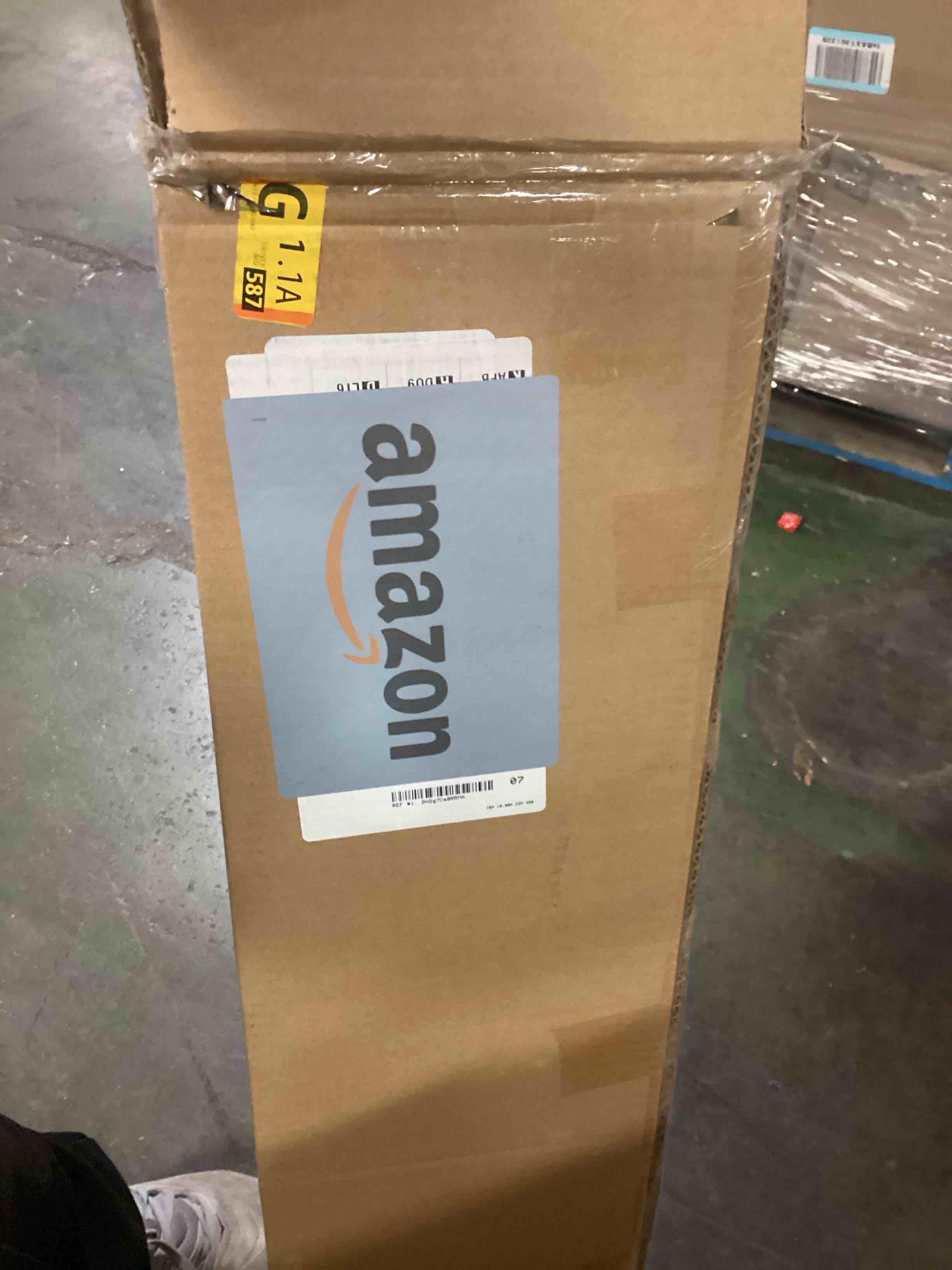 https://s3.amazonaws.com/lotting-images-prod/bidfta/BLU5849867_1710852851393.jpeg