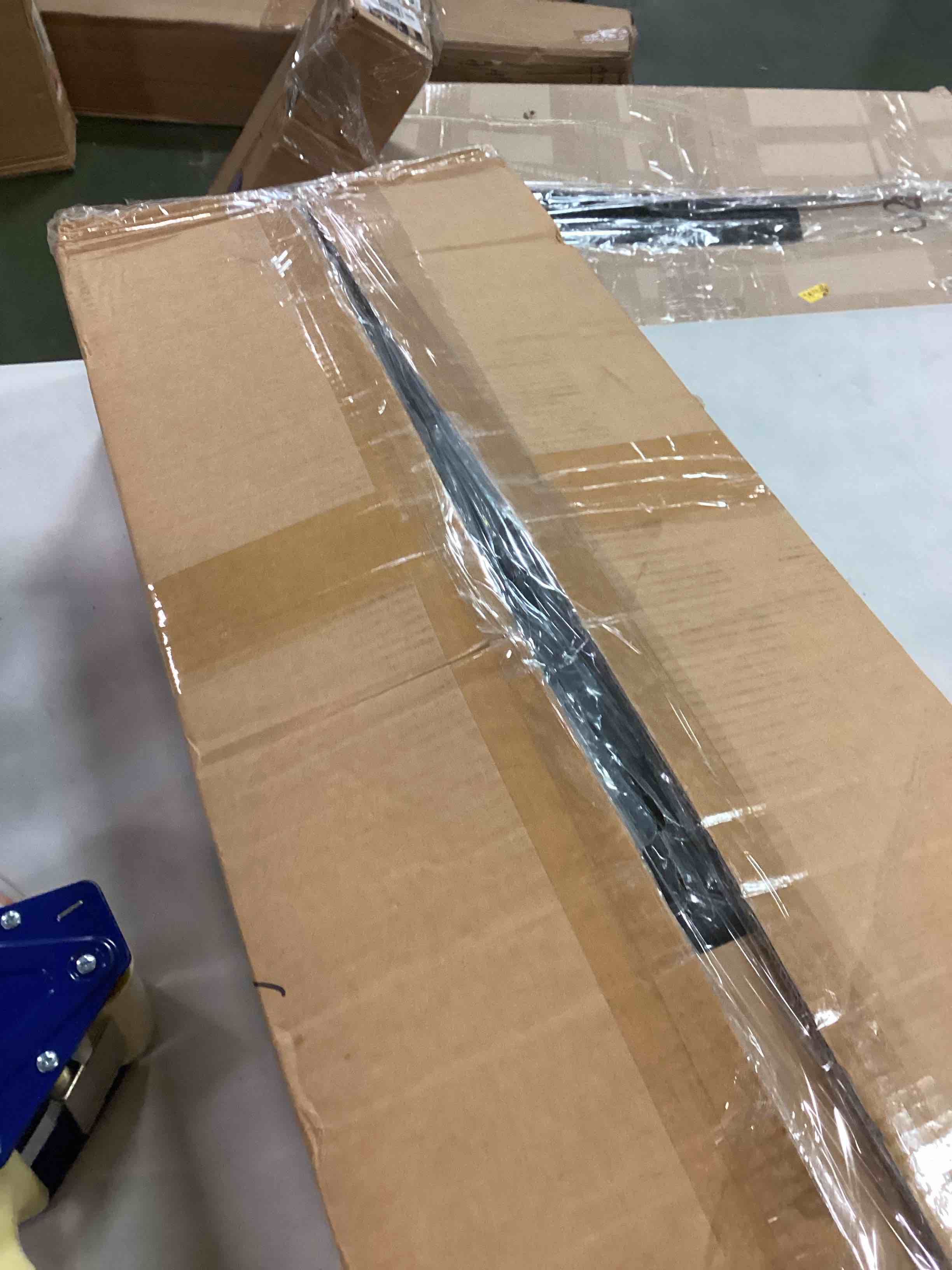 https://s3.amazonaws.com/lotting-images-prod/bidfta/BLU5849870_1710853840159.jpeg