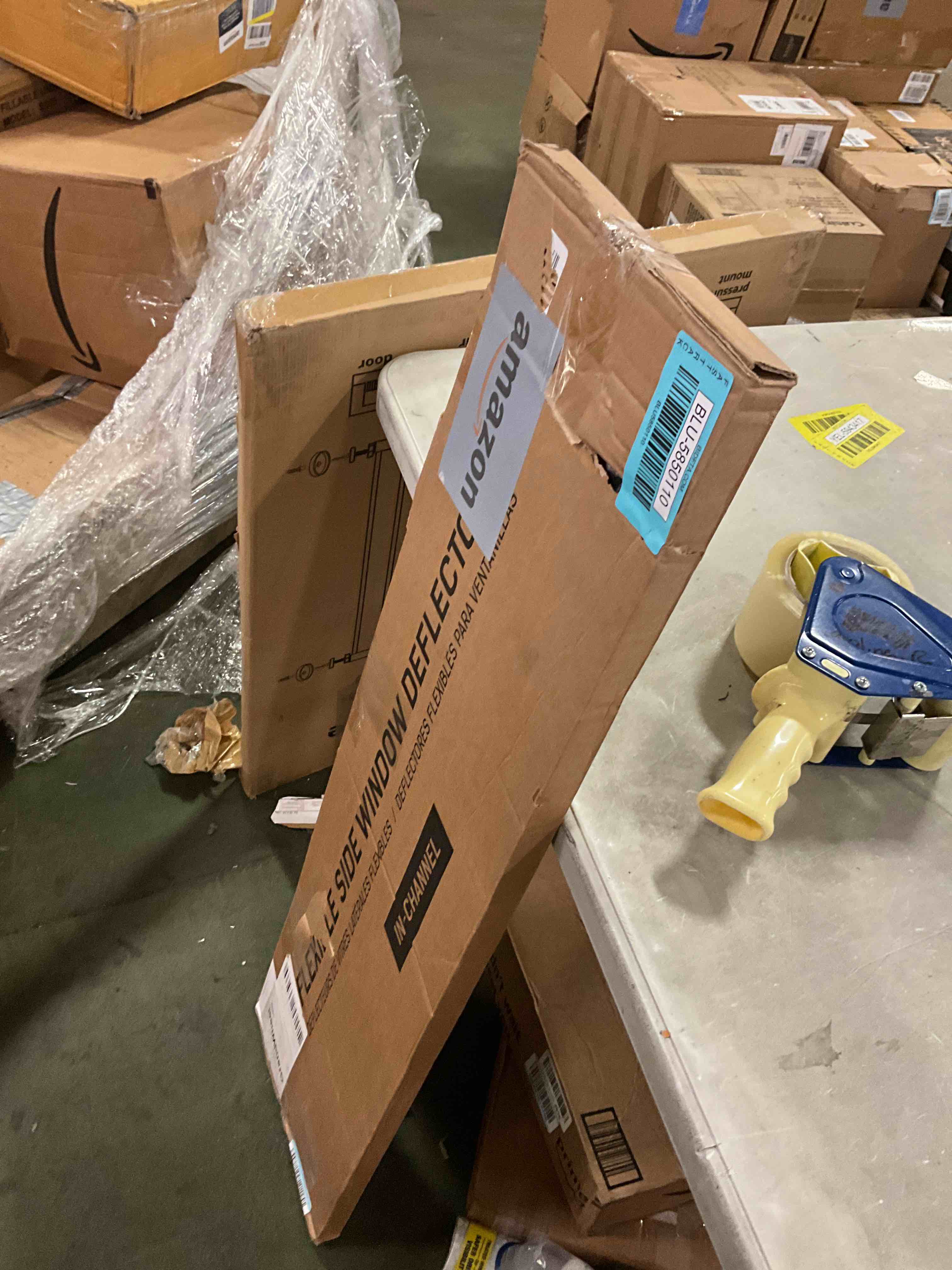 https://s3.amazonaws.com/lotting-images-prod/bidfta/BLU5850110_1711644559093.jpeg