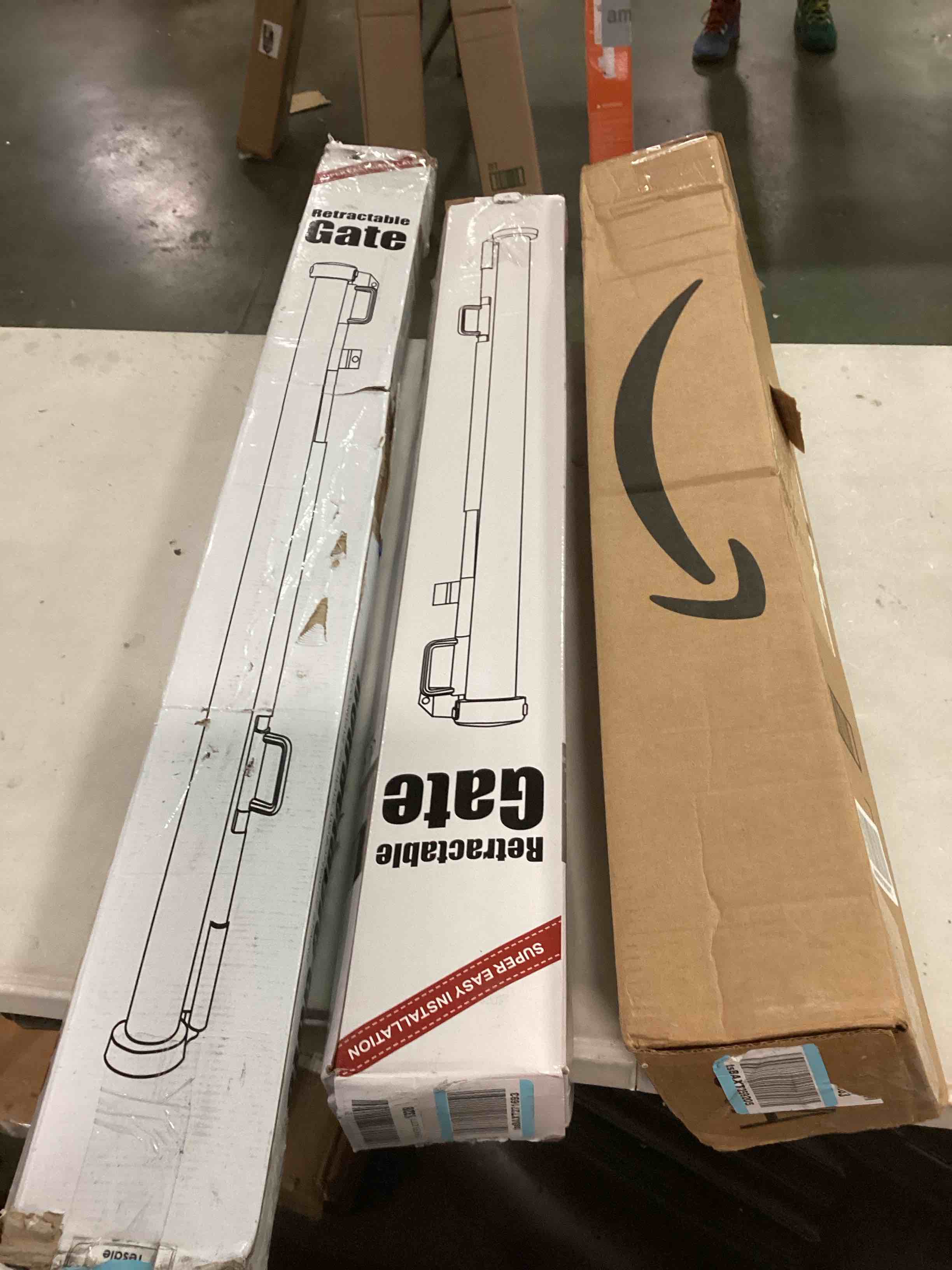 https://s3.amazonaws.com/lotting-images-prod/bidfta/BLU5850228_1711370750352.jpeg