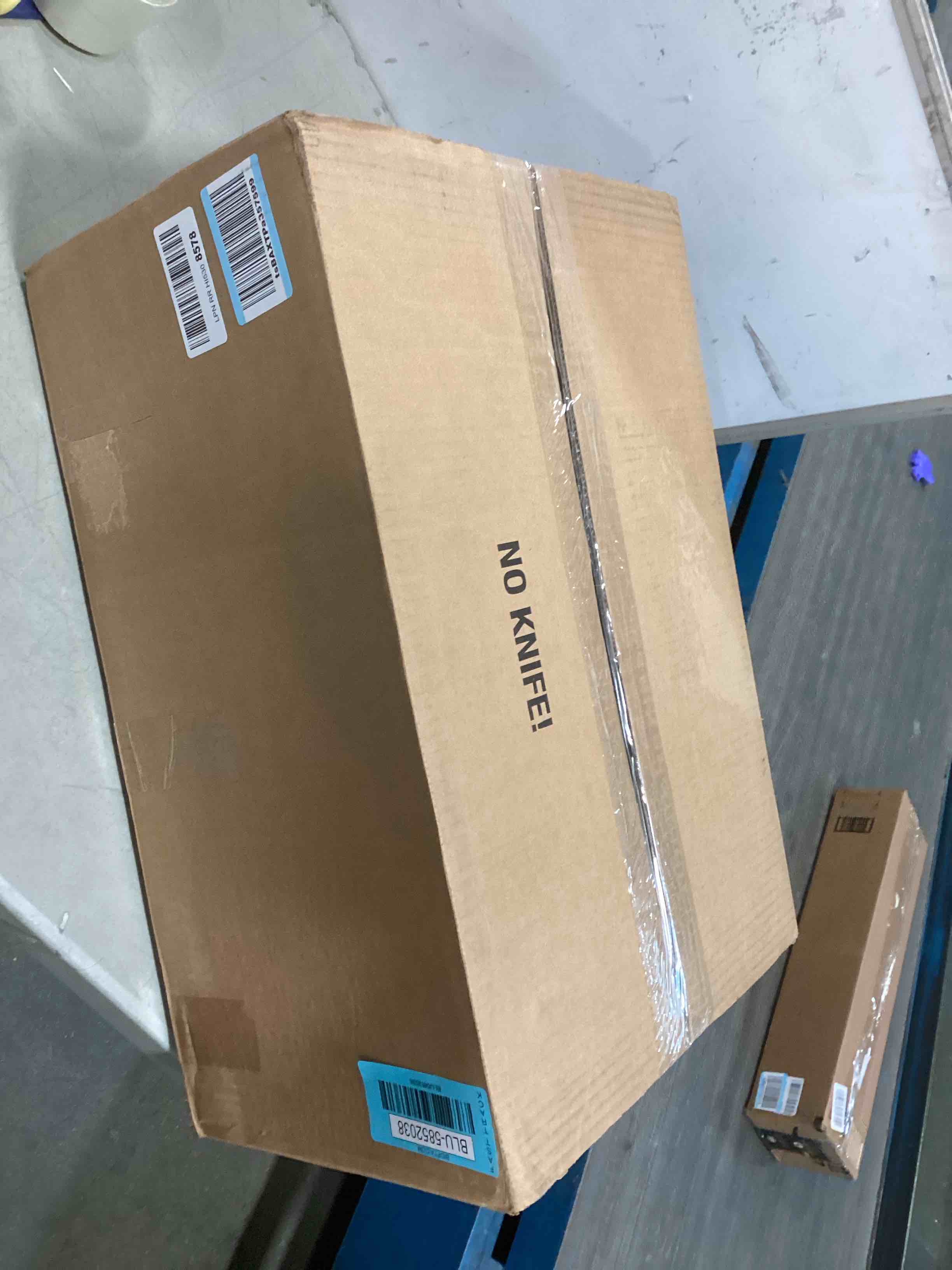 https://s3.amazonaws.com/lotting-images-prod/bidfta/BLU5852038_1703339088497.jpeg