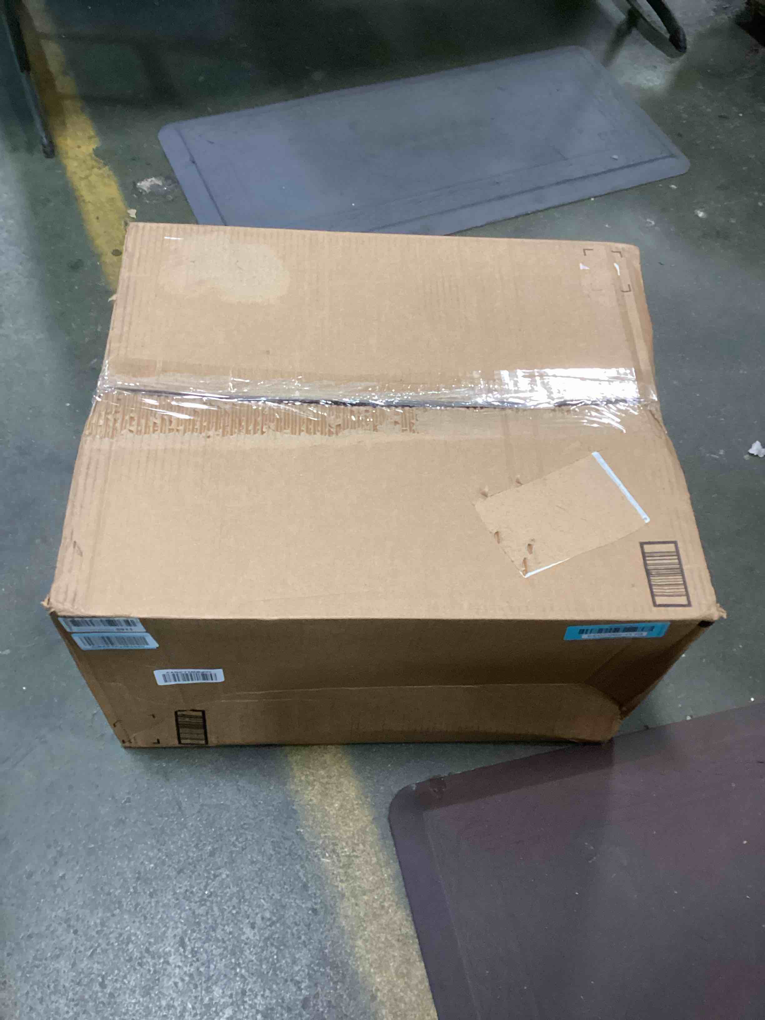 https://s3.amazonaws.com/lotting-images-prod/bidfta/BLU5852039_1703339207696.jpeg