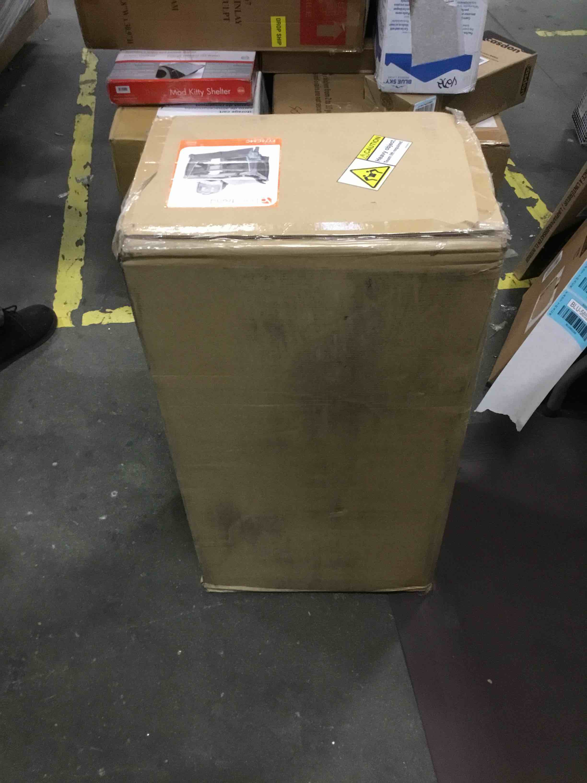 https://s3.amazonaws.com/lotting-images-prod/bidfta/BLU5852299_1703601539320.jpeg