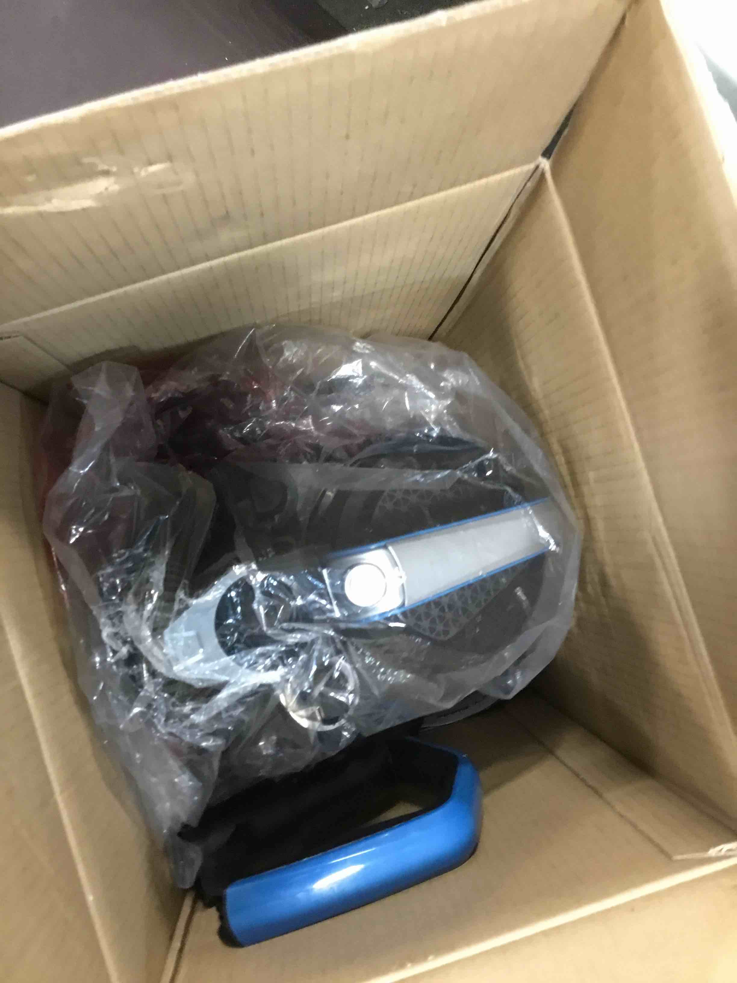 https://s3.amazonaws.com/lotting-images-prod/bidfta/BLU5852313_1703604242054.jpeg