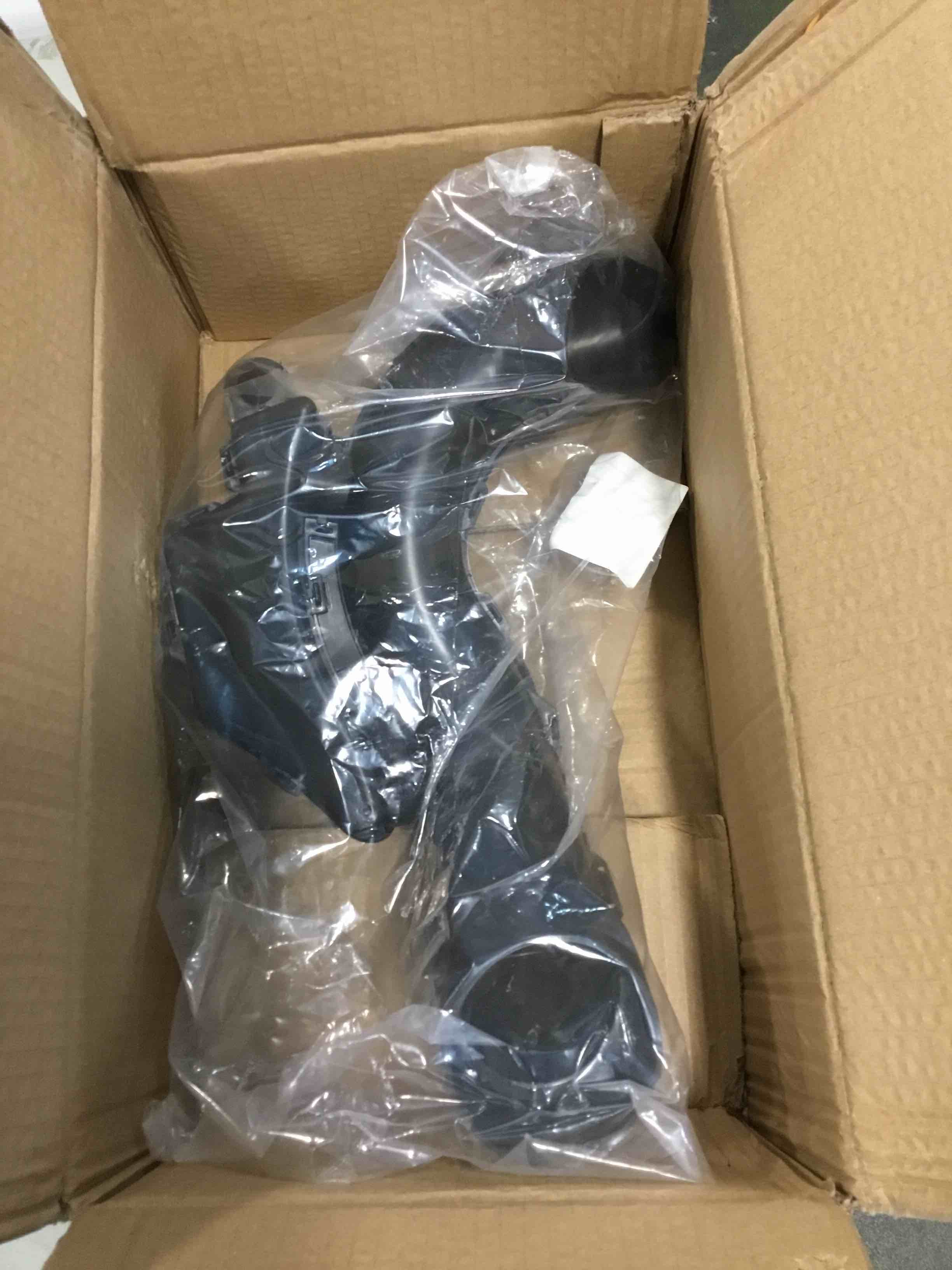 https://s3.amazonaws.com/lotting-images-prod/bidfta/BLU5852379_1703617093147.jpeg