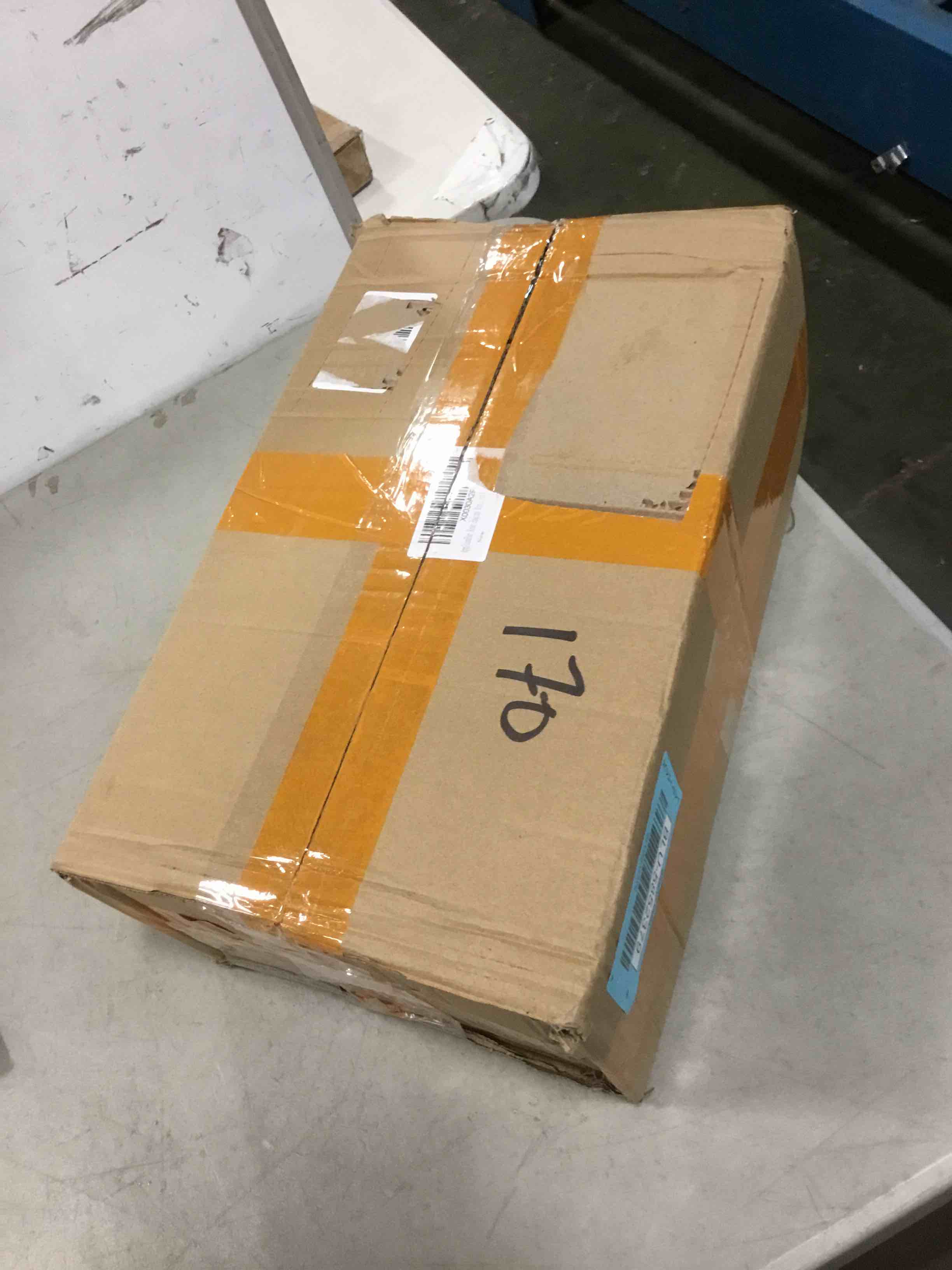 https://s3.amazonaws.com/lotting-images-prod/bidfta/BLU5852379_1703617124363.jpeg