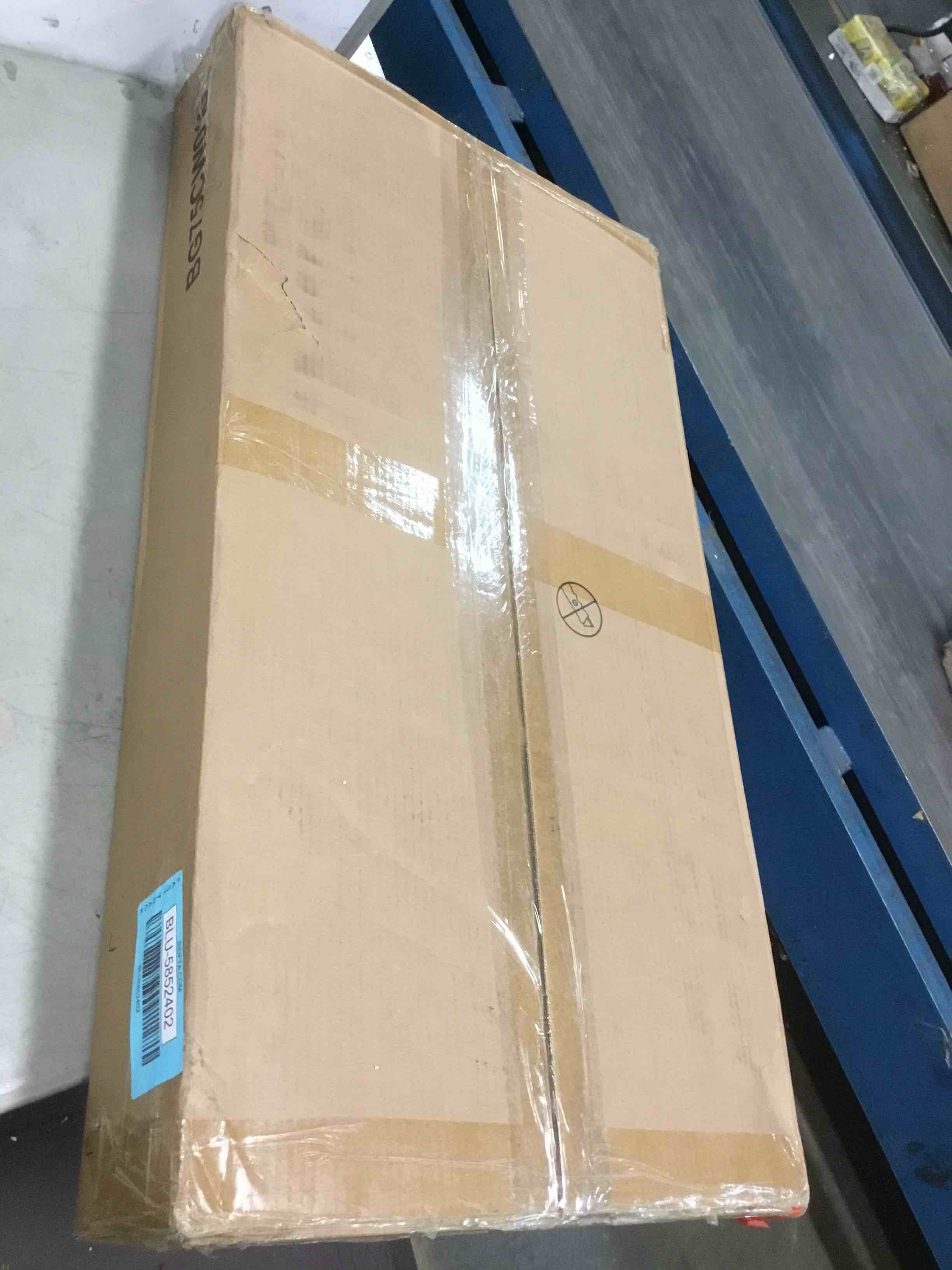https://s3.amazonaws.com/lotting-images-prod/bidfta/BLU5852402_1703622209514.jpeg