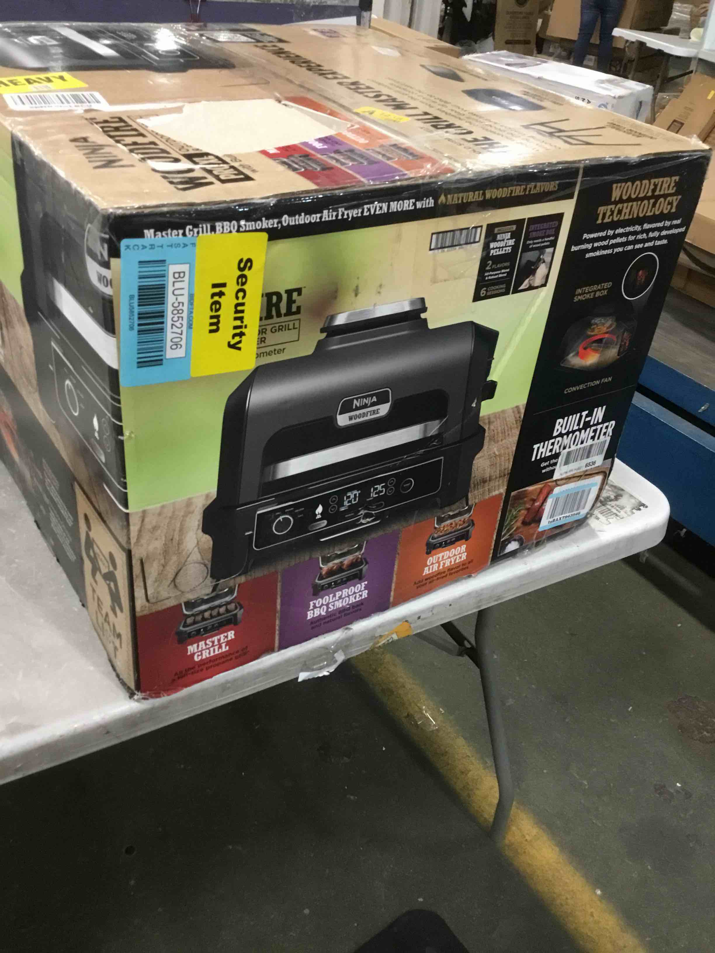 https://s3.amazonaws.com/lotting-images-prod/bidfta/BLU5852706_1703770829894.jpeg