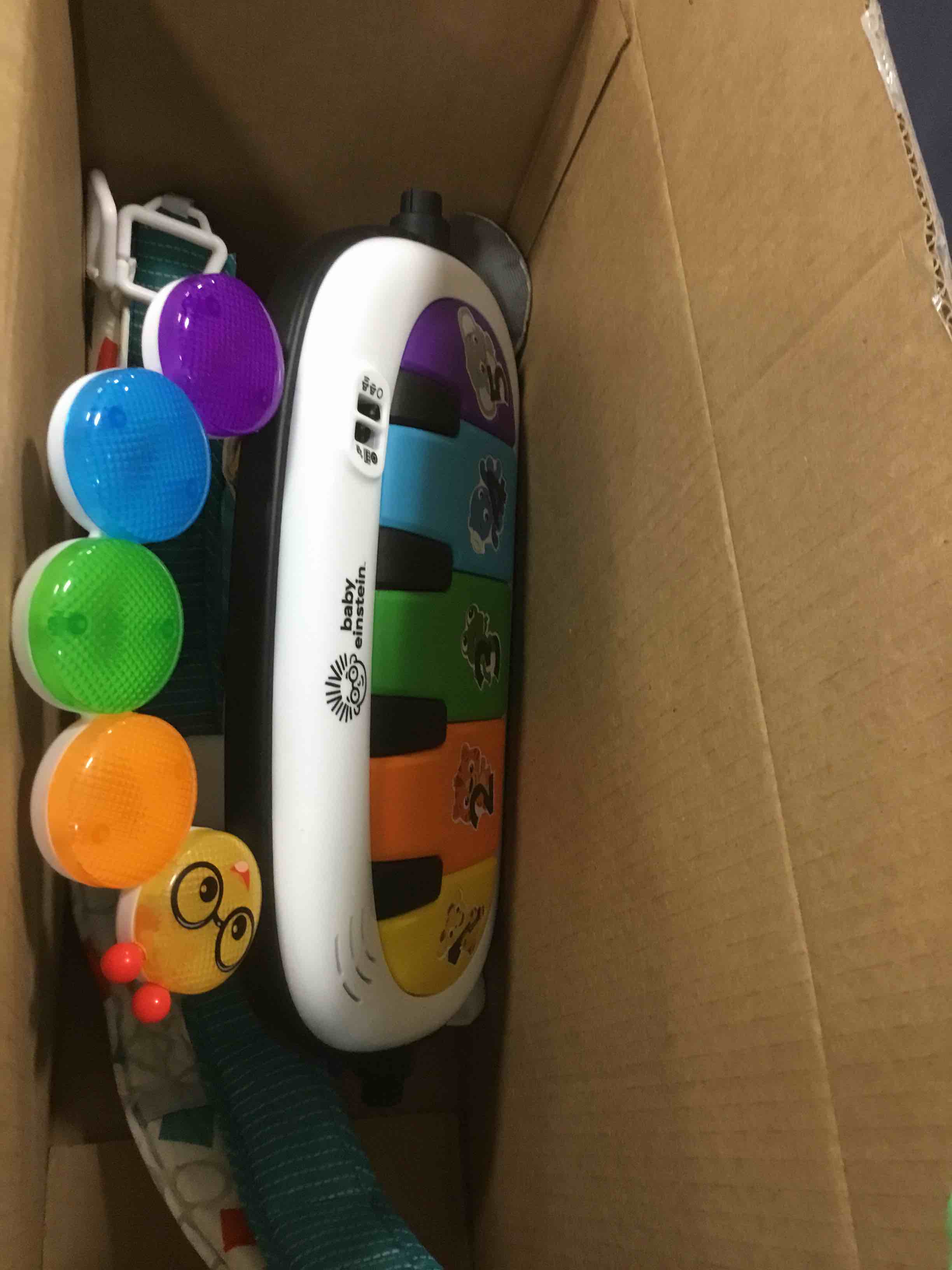 https://s3.amazonaws.com/lotting-images-prod/bidfta/BLU5852729_1703774509601.jpeg
