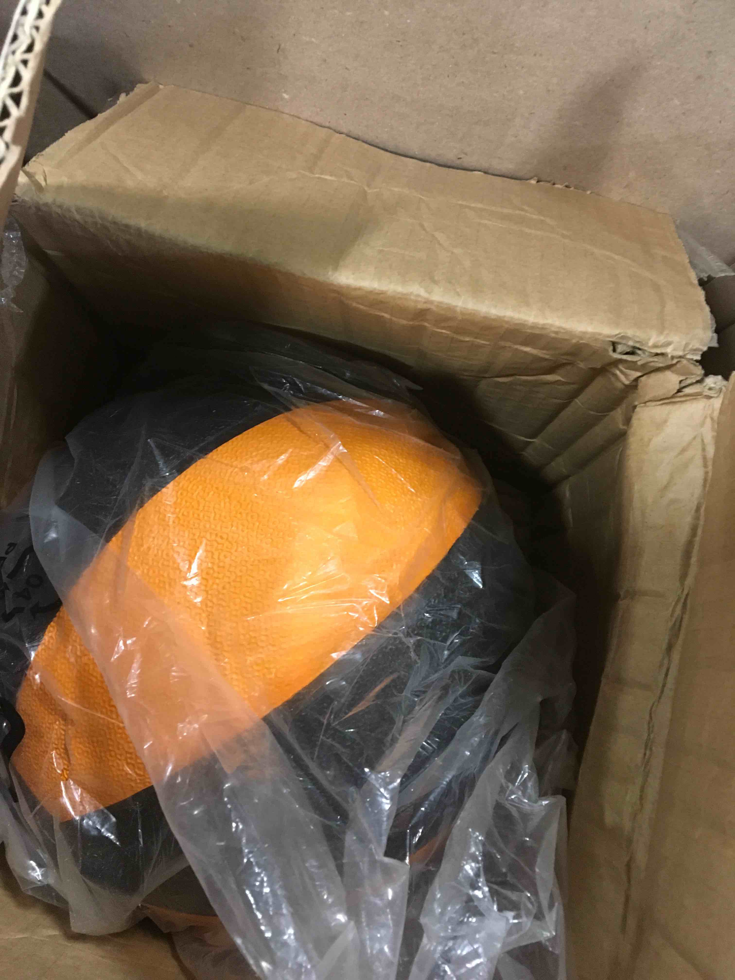 https://s3.amazonaws.com/lotting-images-prod/bidfta/BLU5852752_1703778475510.jpeg